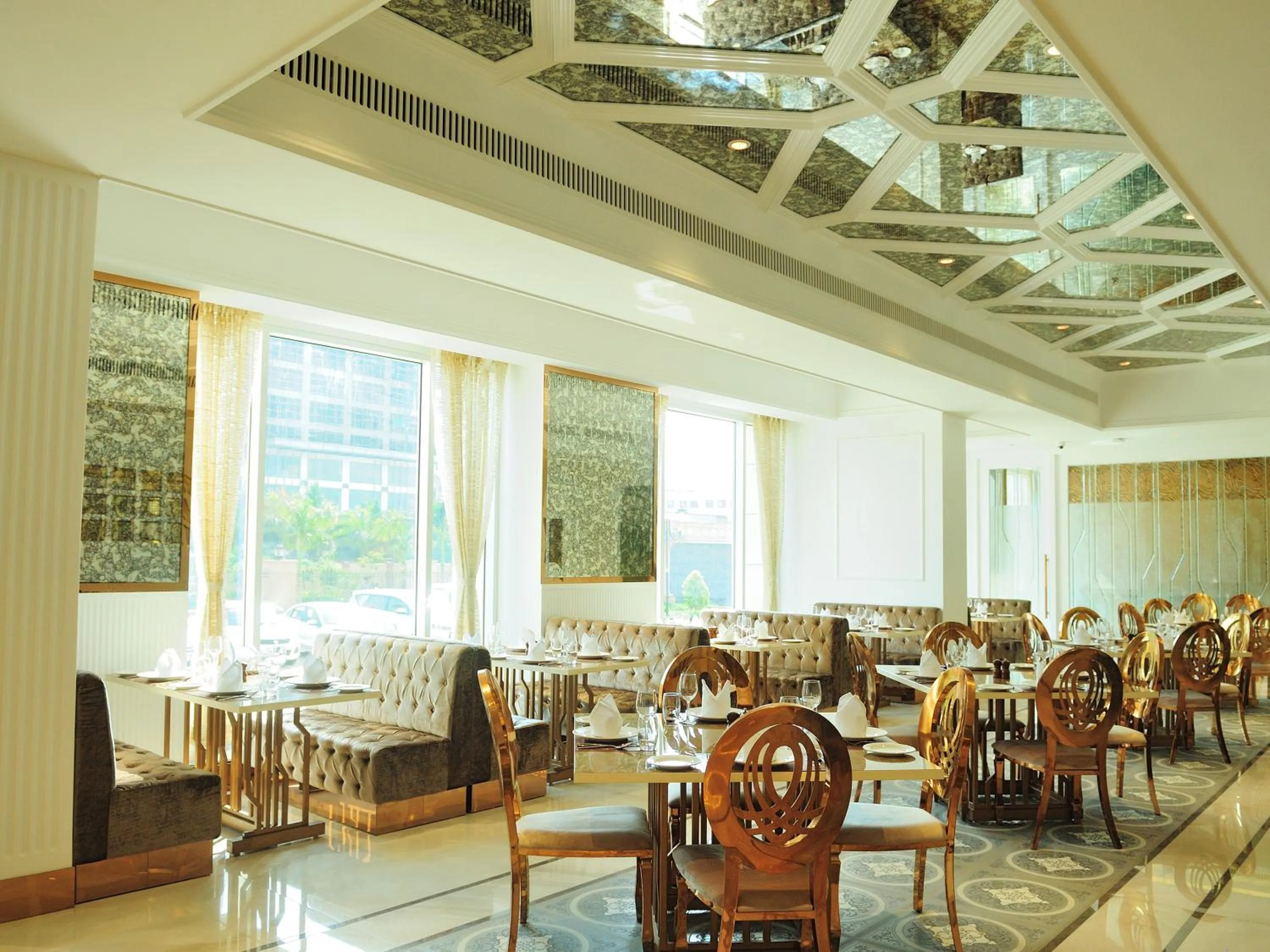 Restaurant/places to eat in Seven Eleven Hotels and Club