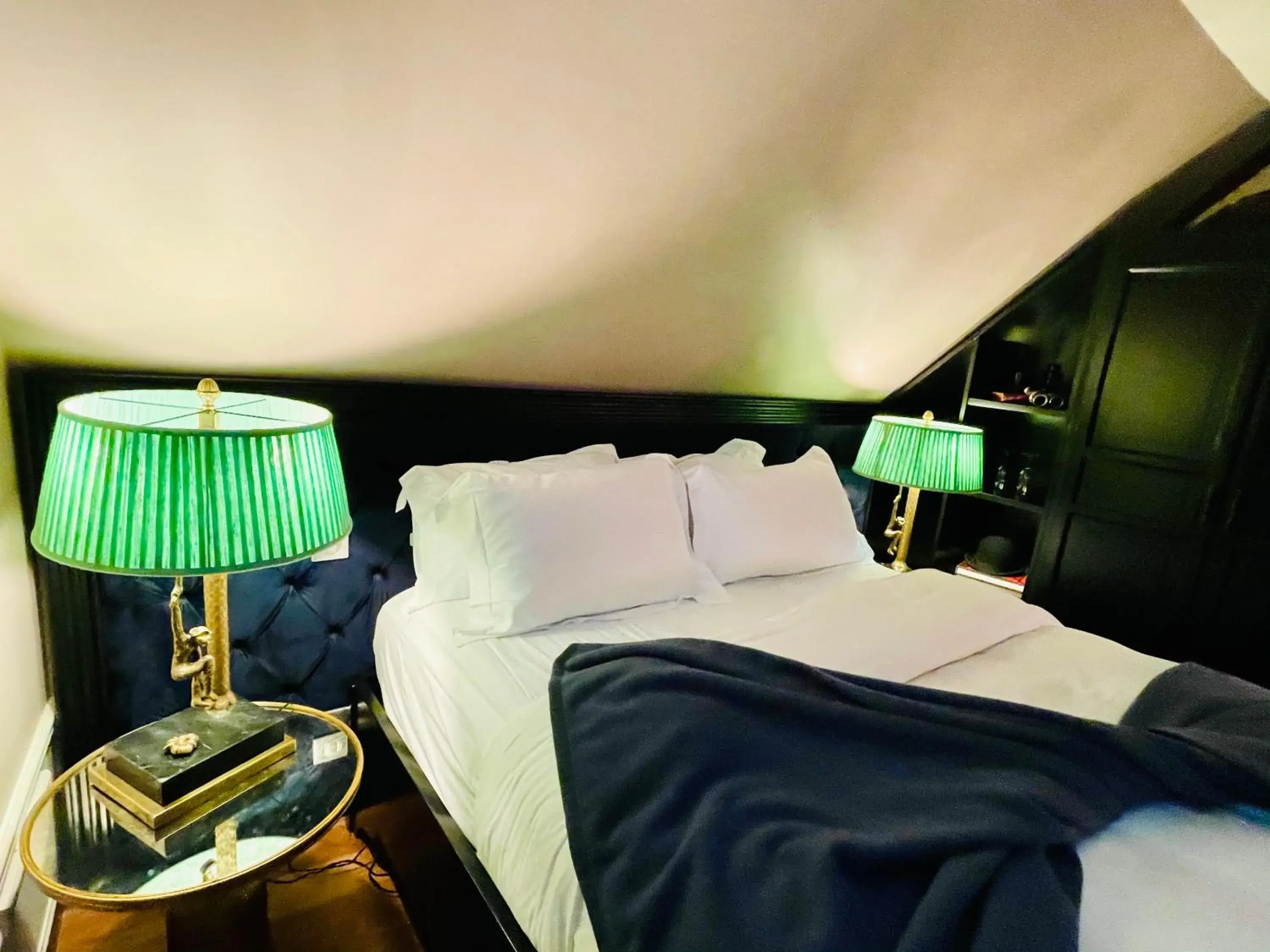 Traditional Queen Room in Moulin Royale Traditional Queen Room in Moulin Royale