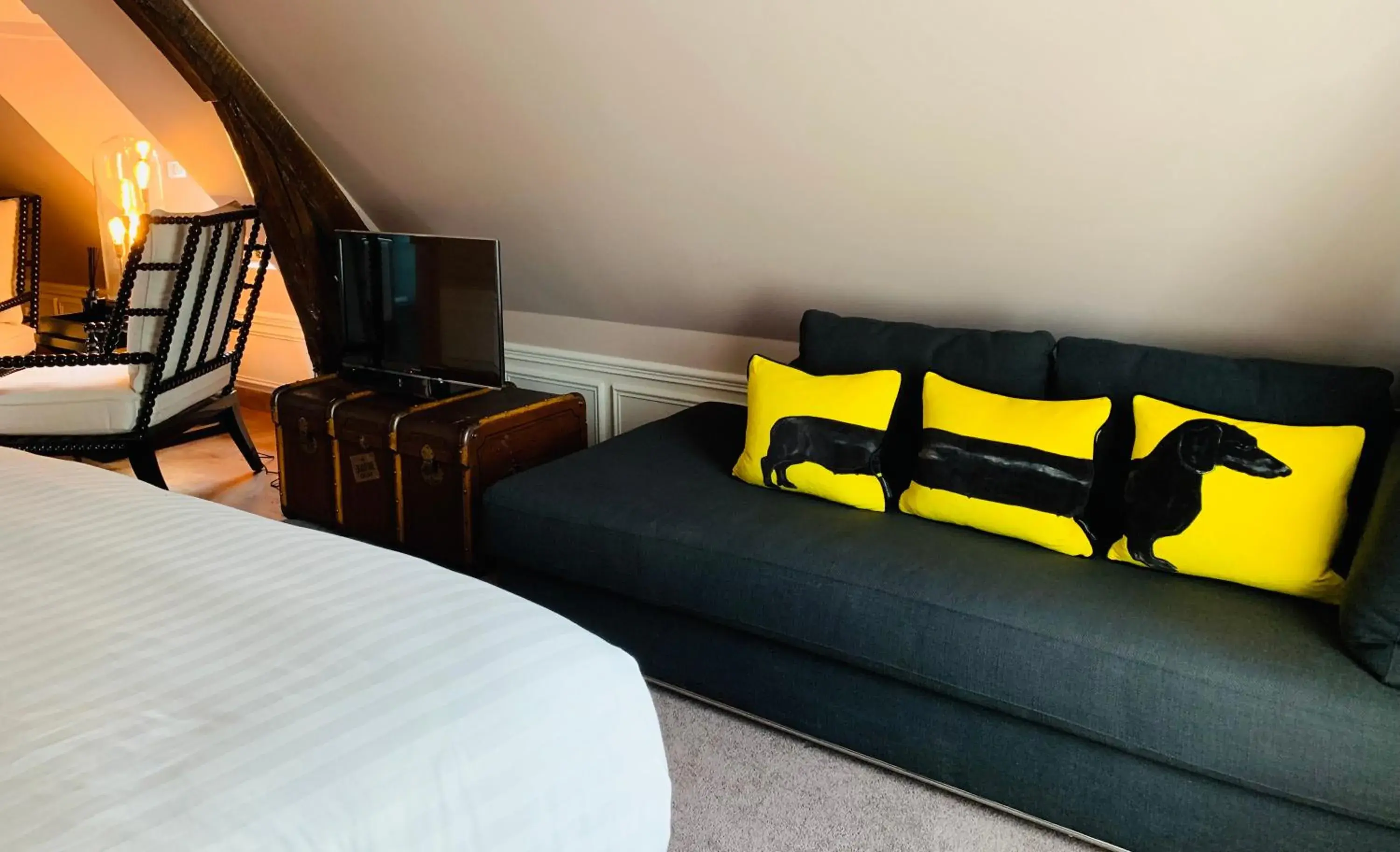 Living room, Bed in Moulin Royale Living room, Bed in Moulin Royale