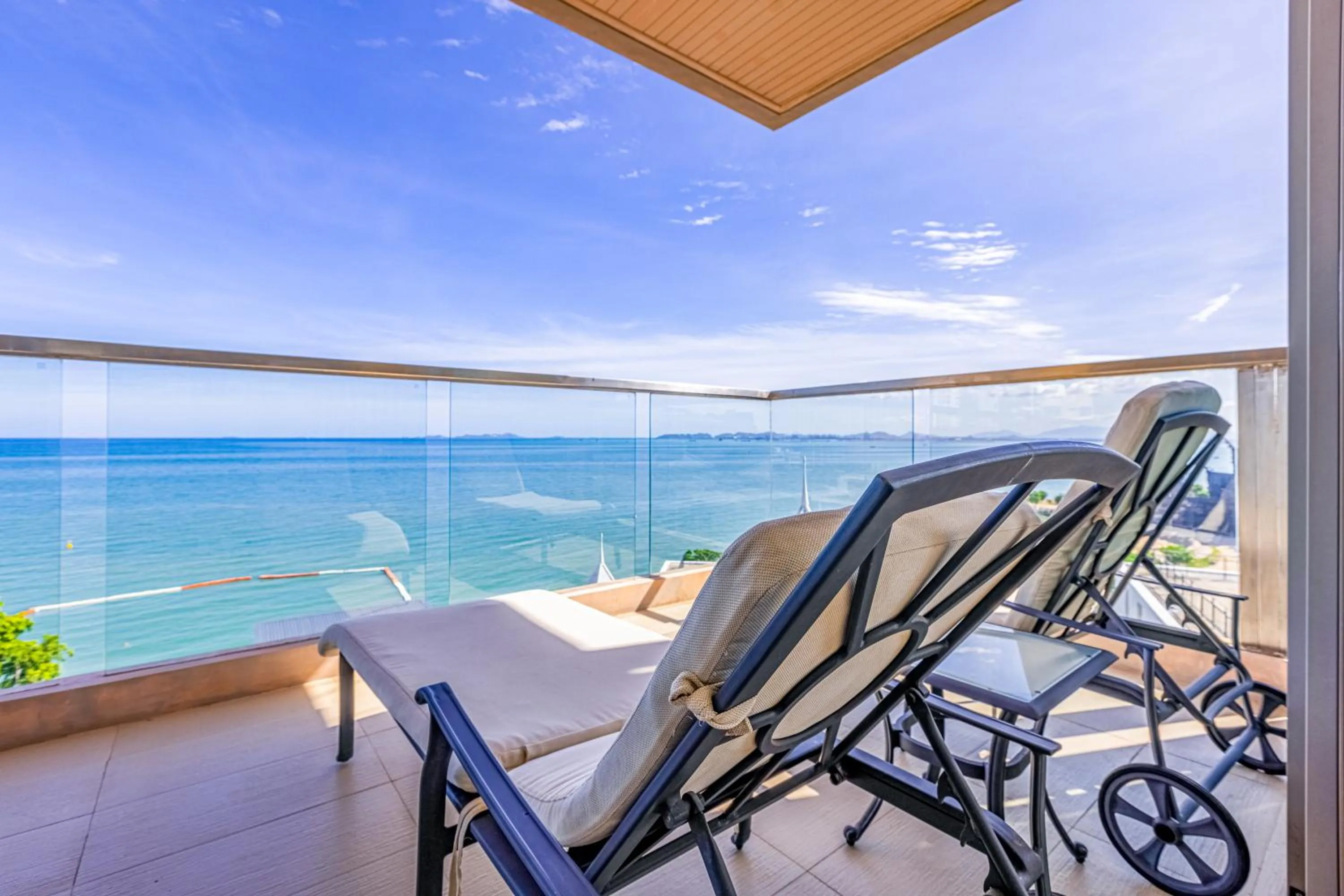 Sea view in Pattaya Modus Beachfront Resort