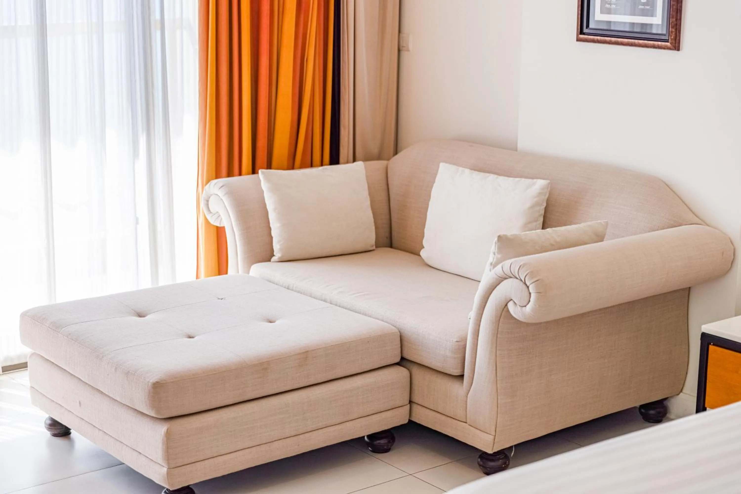 Seating area in Pattaya Modus Beachfront Resort