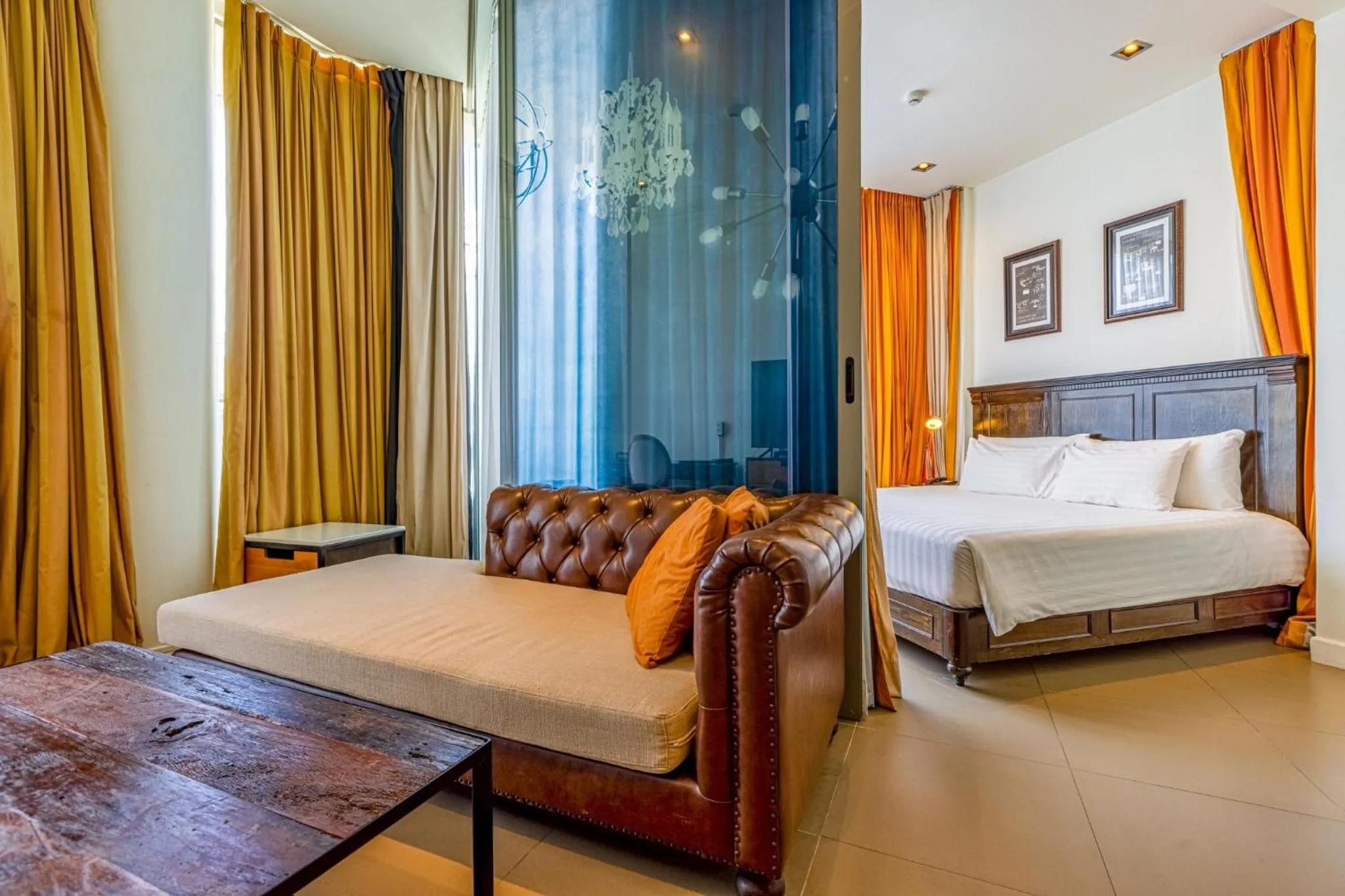 Living room, Bed in Pattaya Modus Beachfront Resort