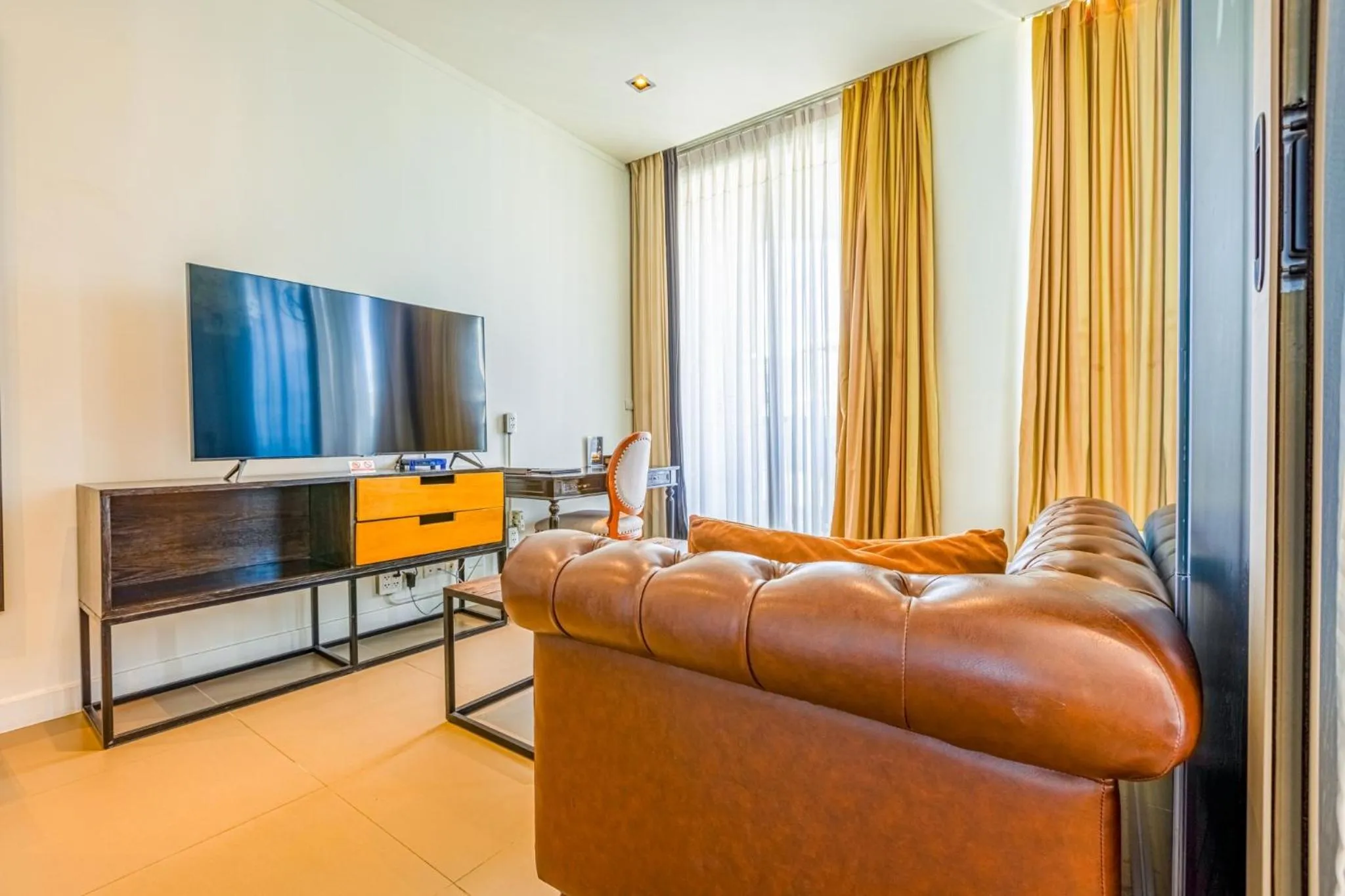 Living room in Pattaya Modus Beachfront Resort