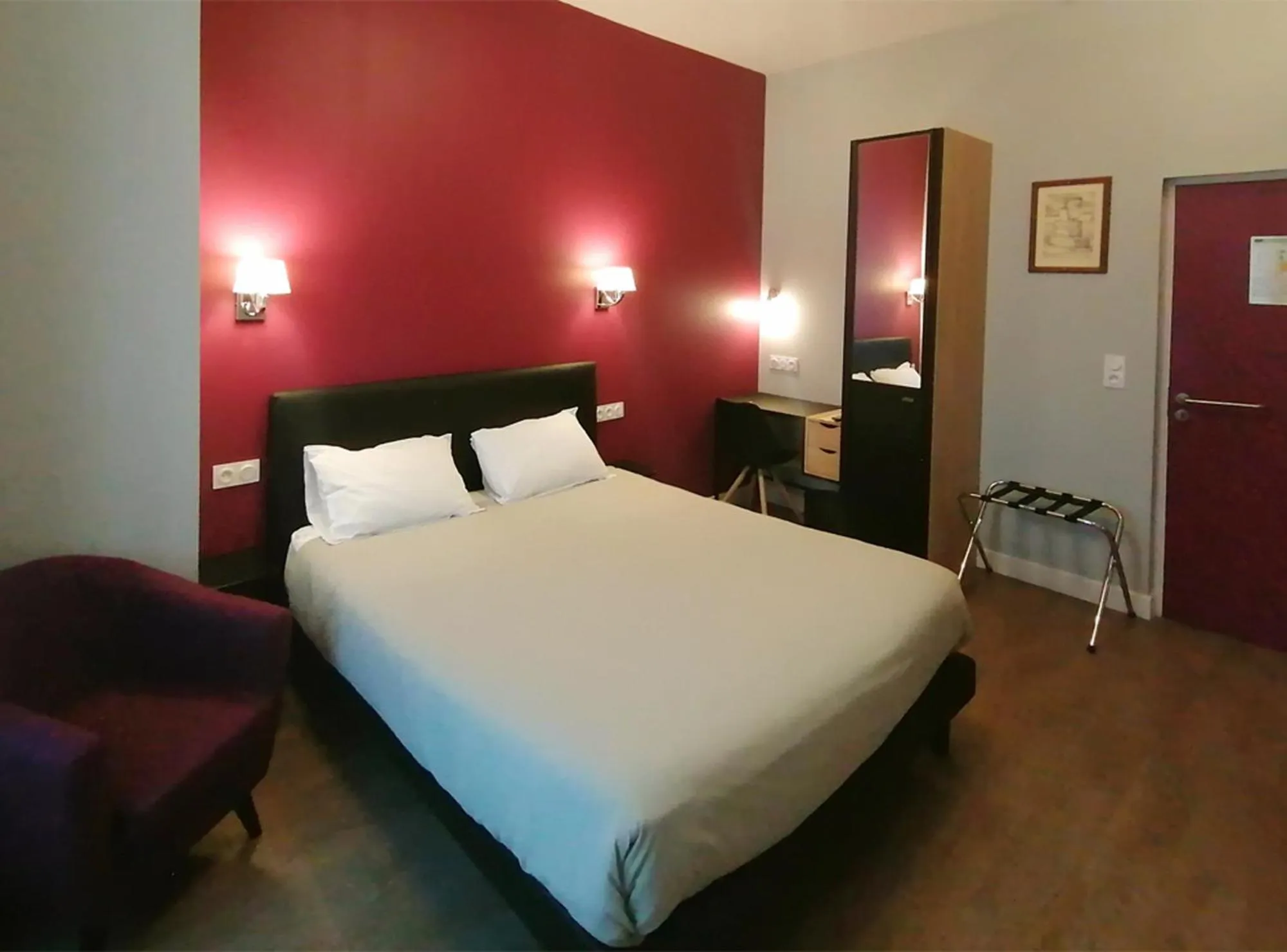 Bedroom, Bed in Hôtel Le Dormeux