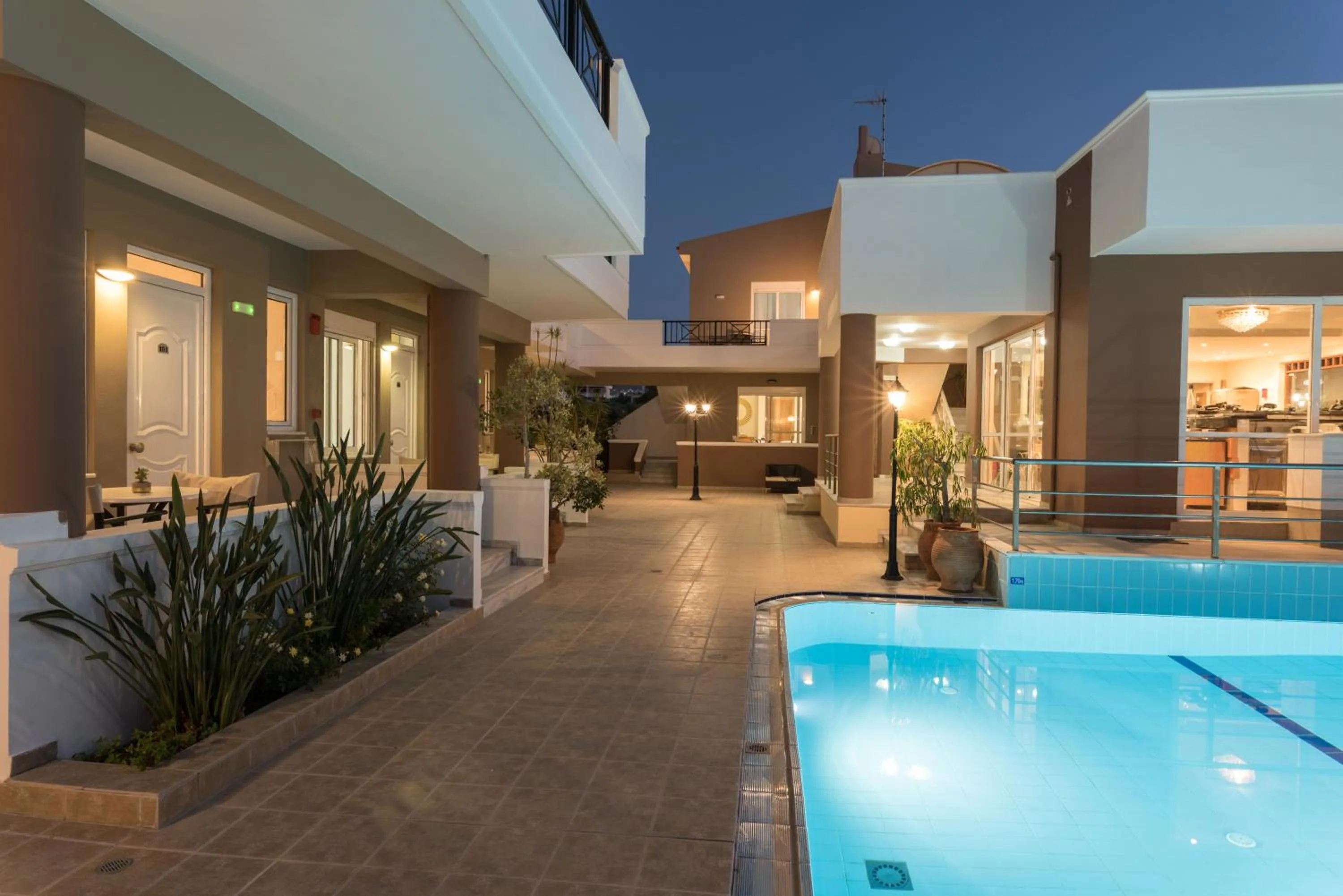 Property building in Okeanis II