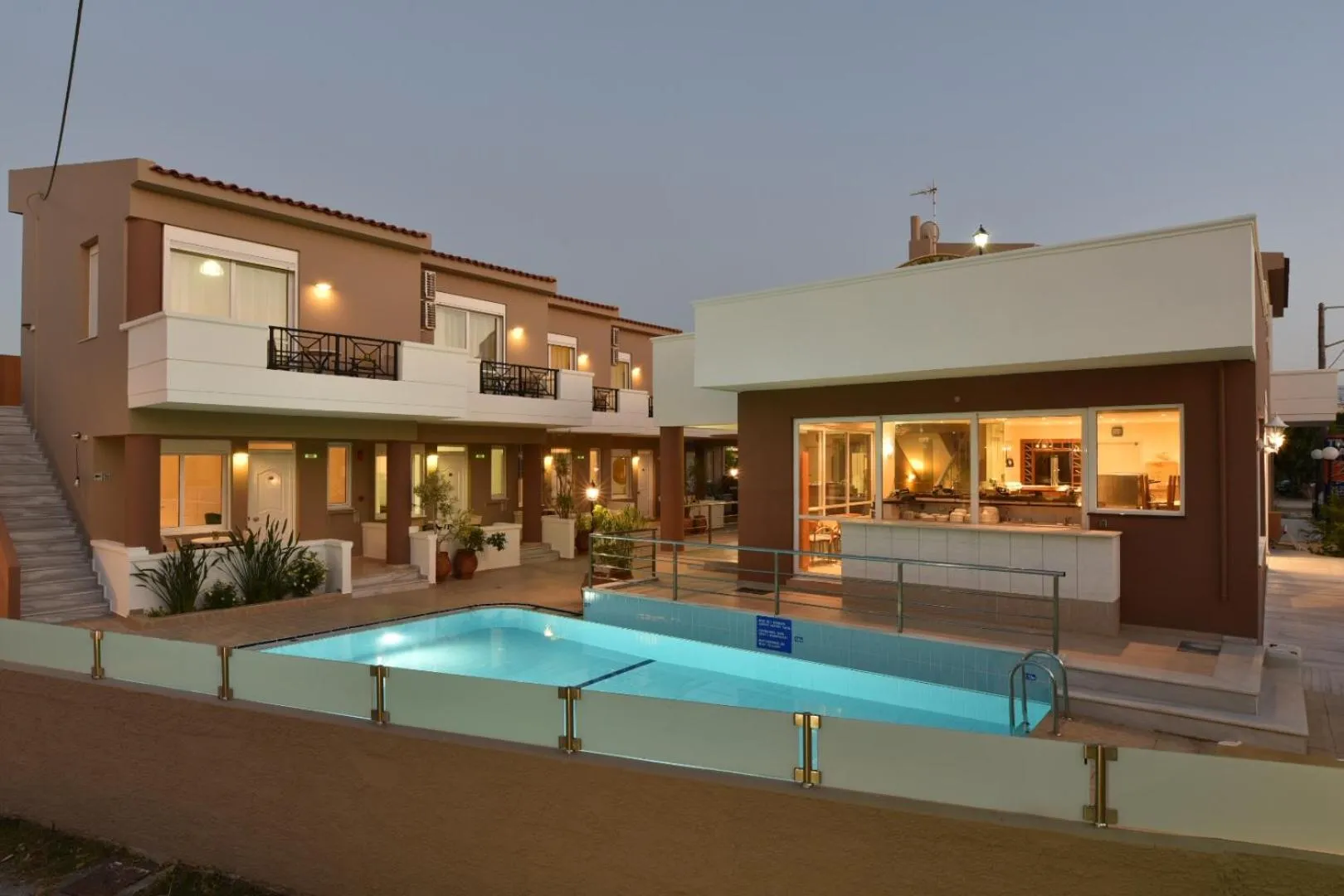 Property building in Okeanis II