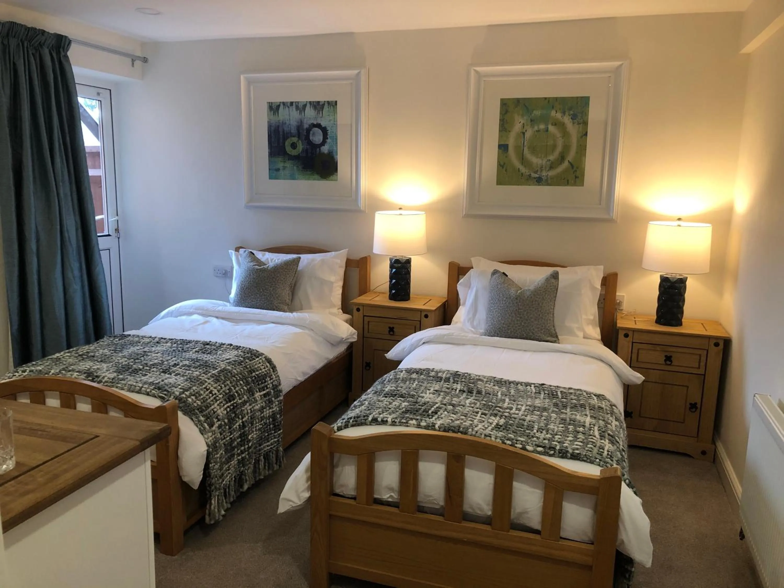 Photo of the whole room, Bed in South Avenue B&B