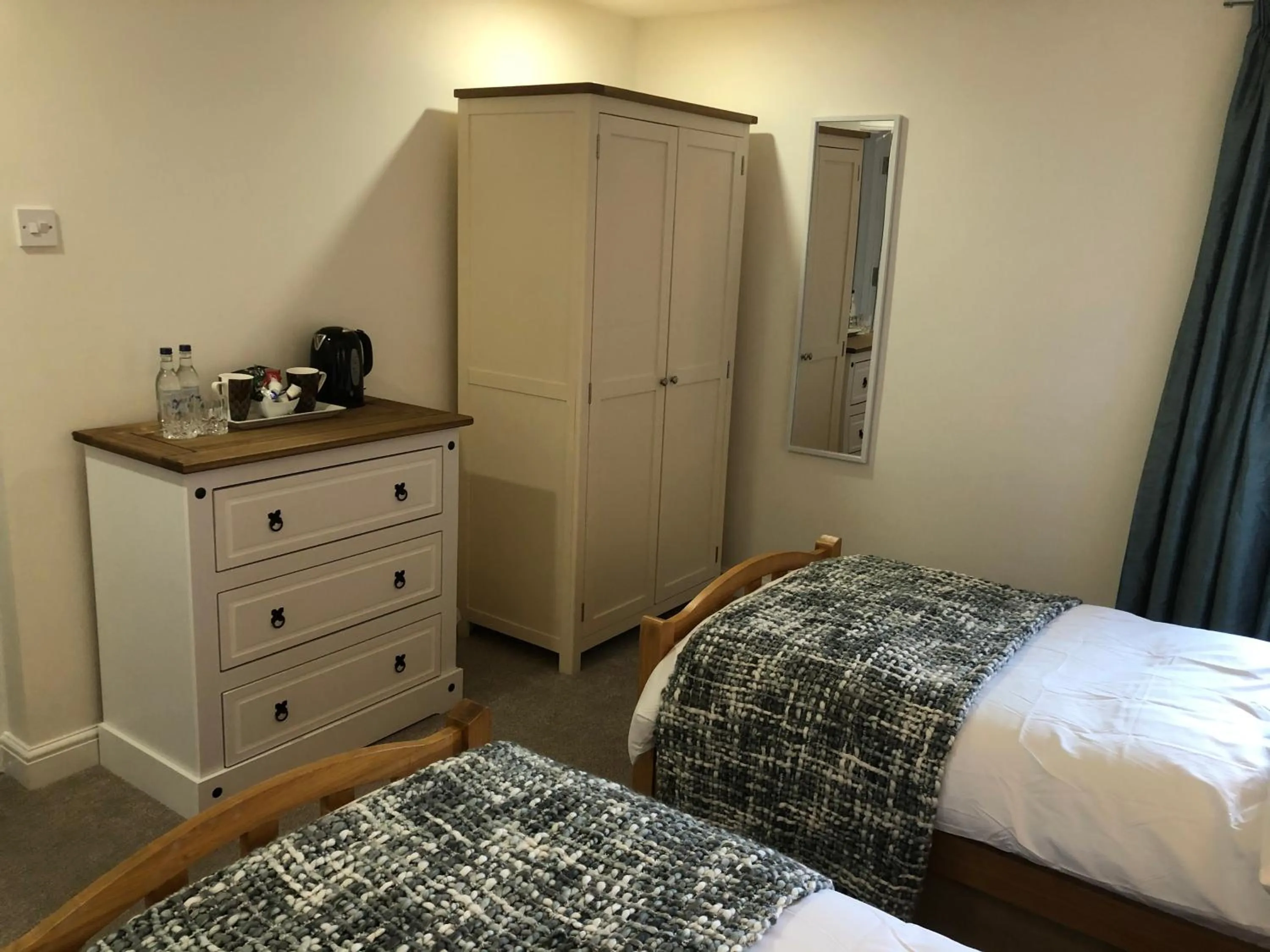 Photo of the whole room, Bed in South Avenue B&B