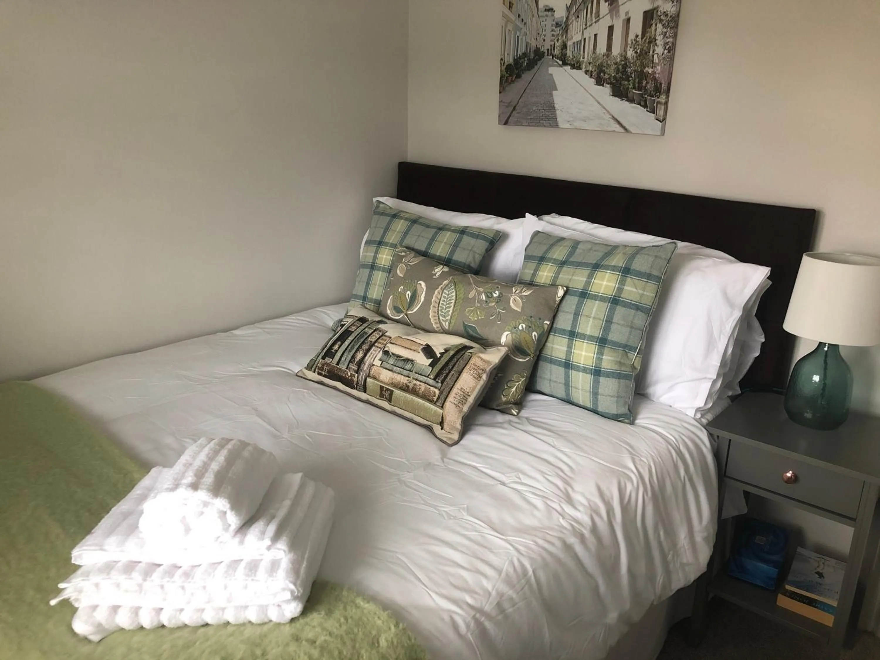 Photo of the whole room, Bed in South Avenue B&B