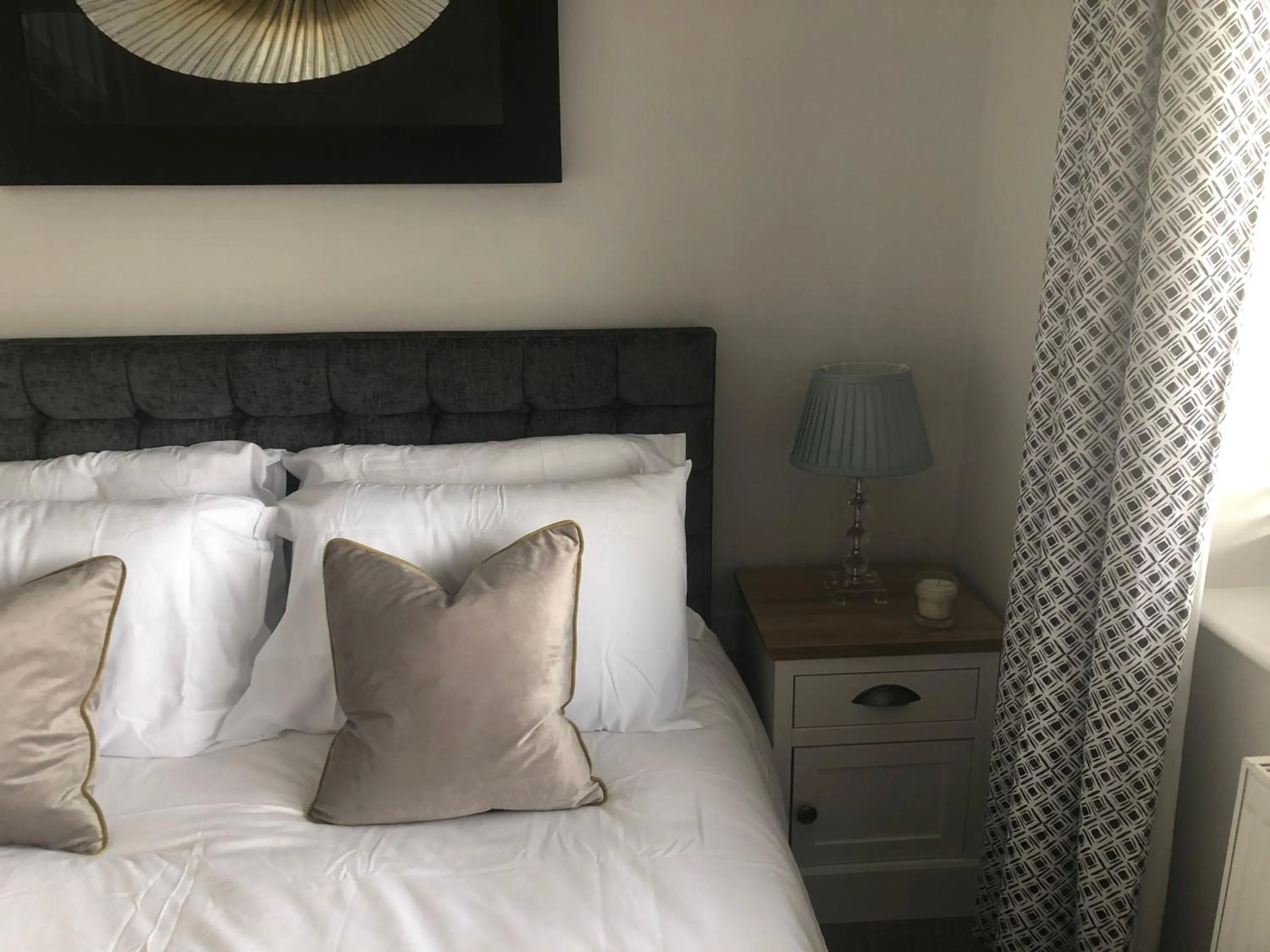 Photo of the whole room, Bed in South Avenue B&B