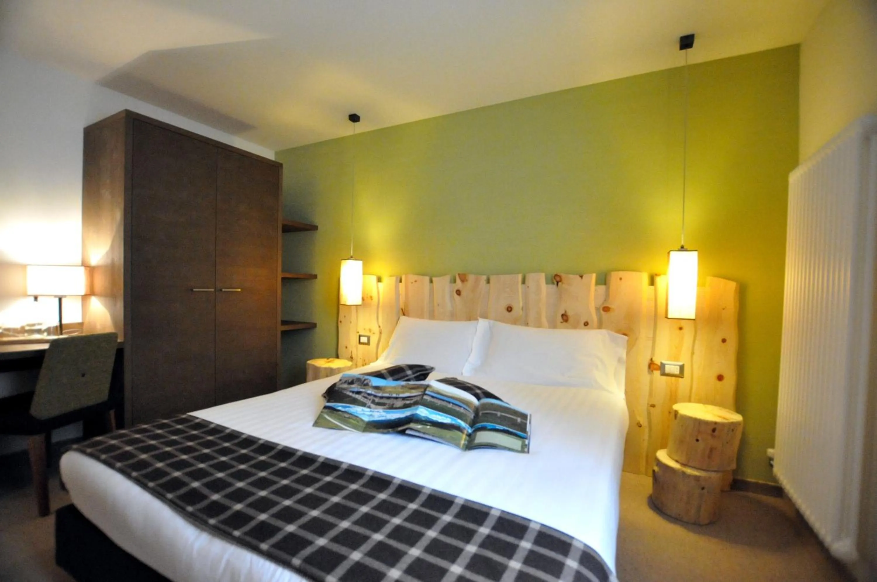 Bedroom in Chalet Tovel - Mountain Lake