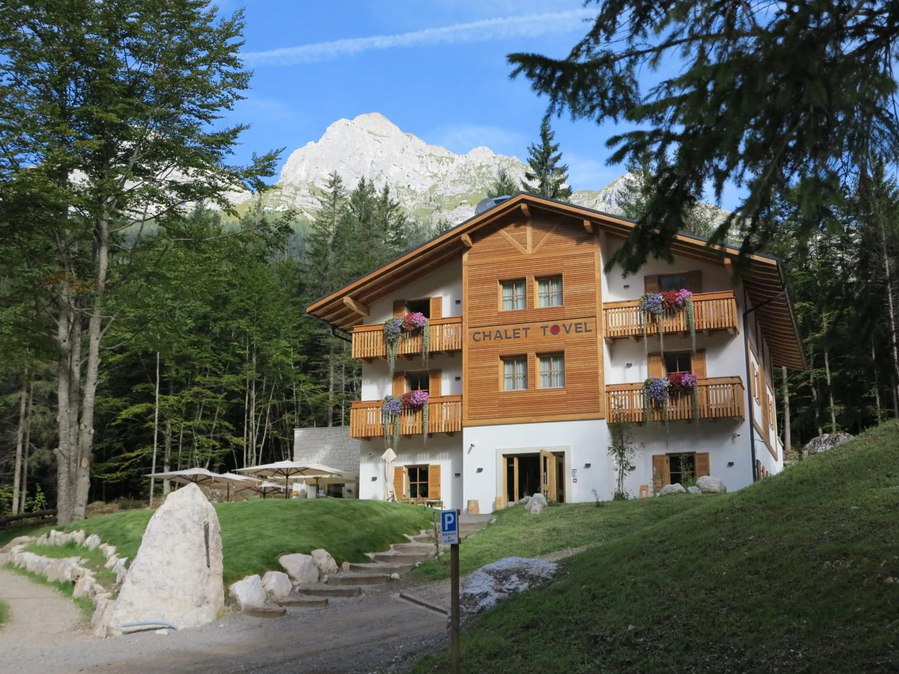 Property building in Chalet Tovel - Mountain Lake