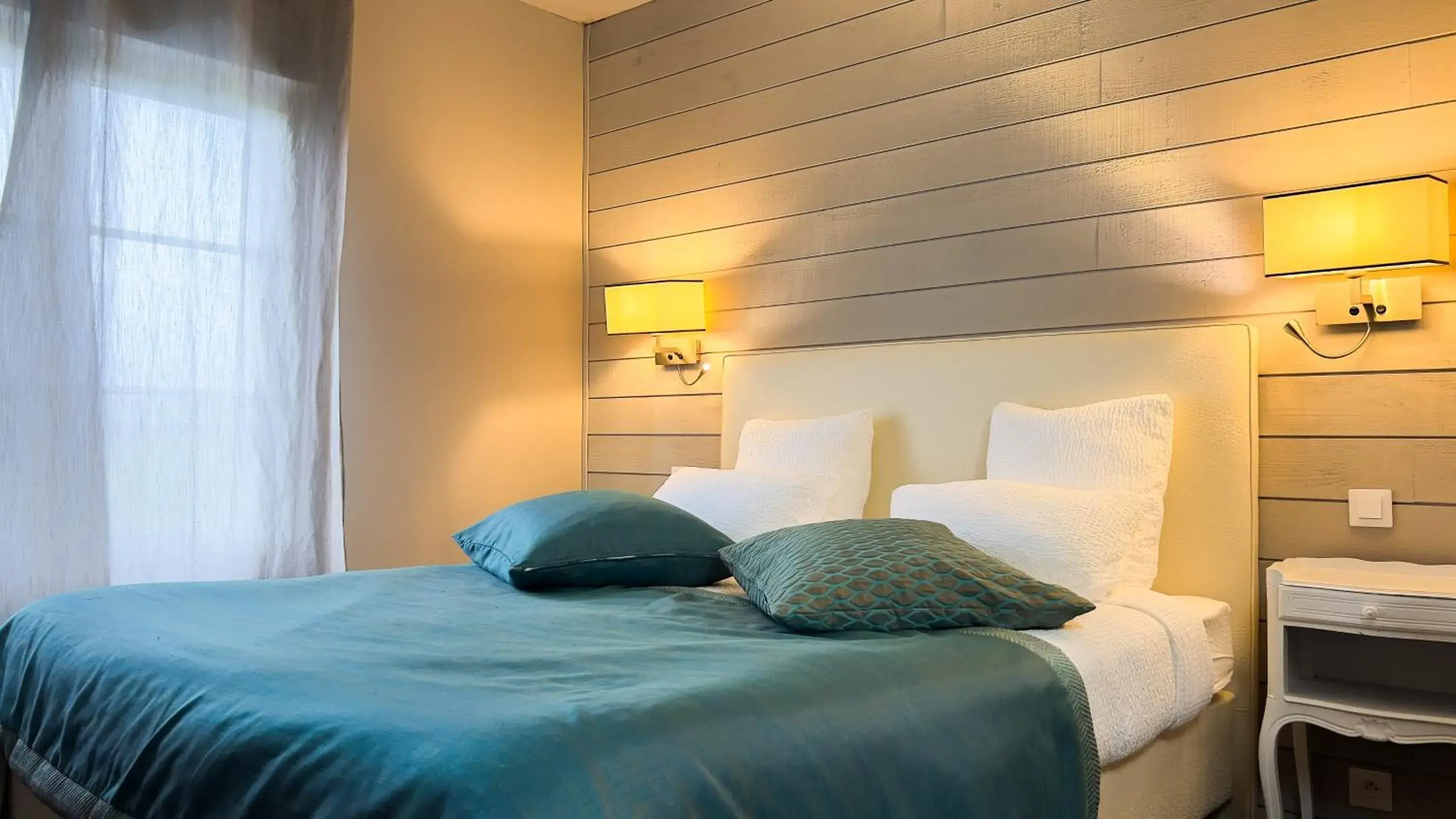 Bedroom, Bed in Logis hôtel Restaurant Le Faisan Dore Bedroom, Bed in Logis hôtel Restaurant Le Faisan Dore