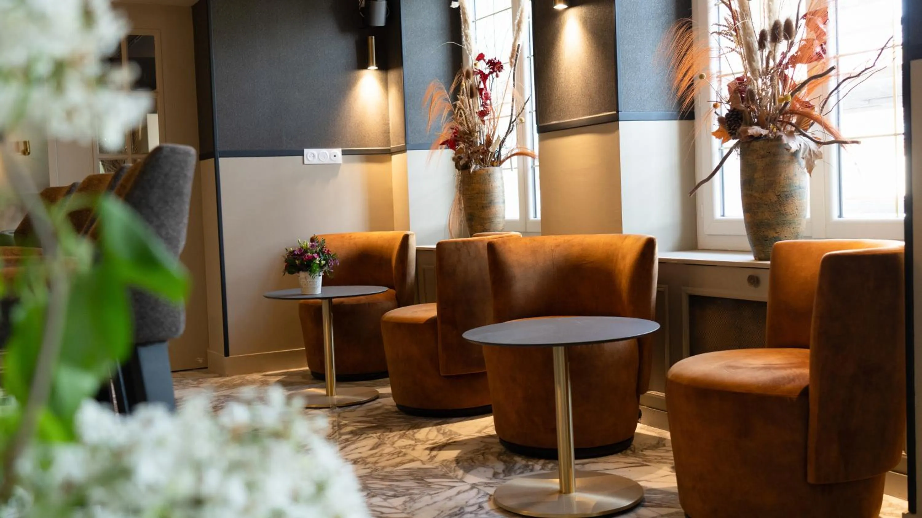 Living room in Logis hôtel Restaurant Le Faisan Dore