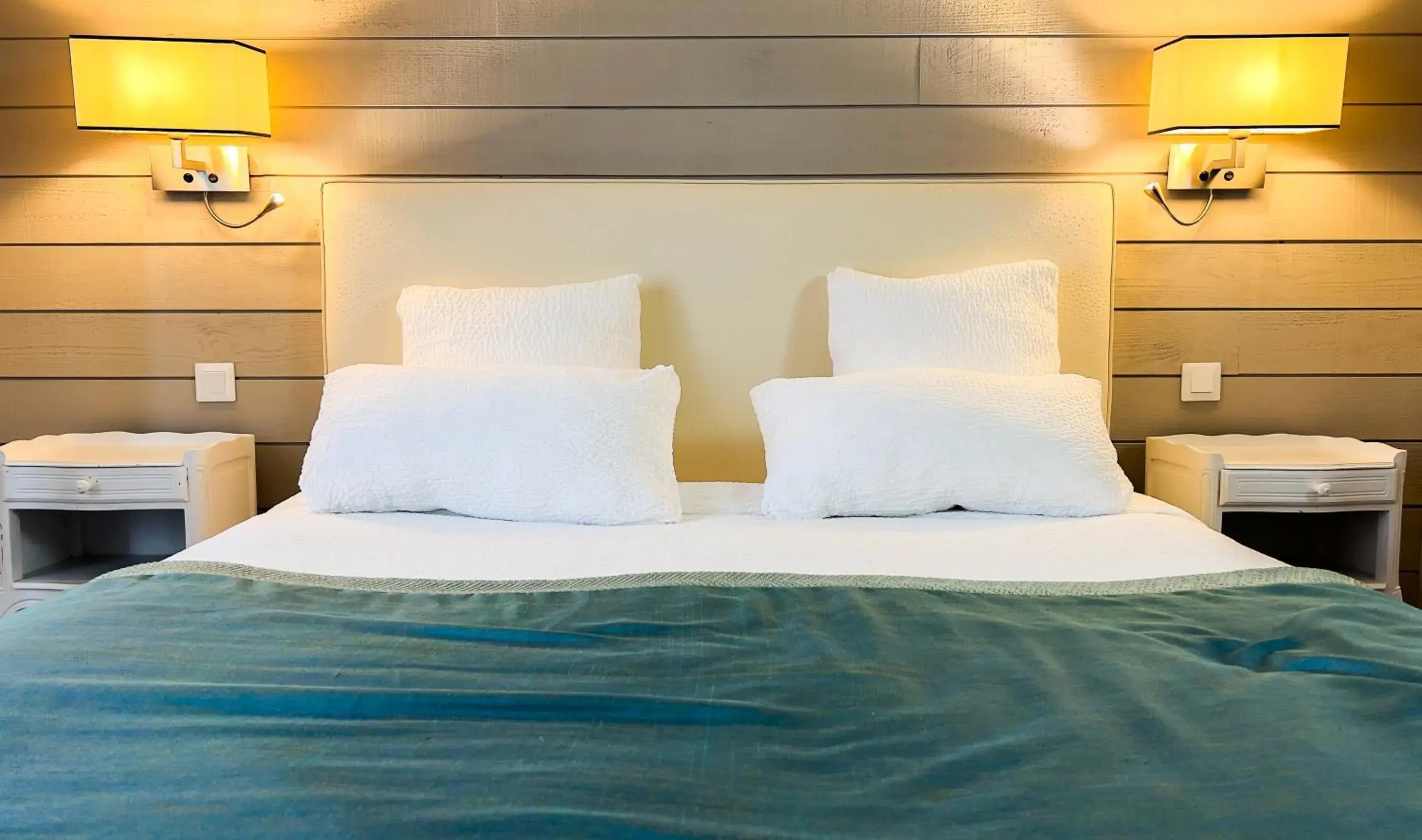 Bedroom, Bed in Logis hôtel Restaurant Le Faisan Dore Bedroom, Bed in Logis hôtel Restaurant Le Faisan Dore