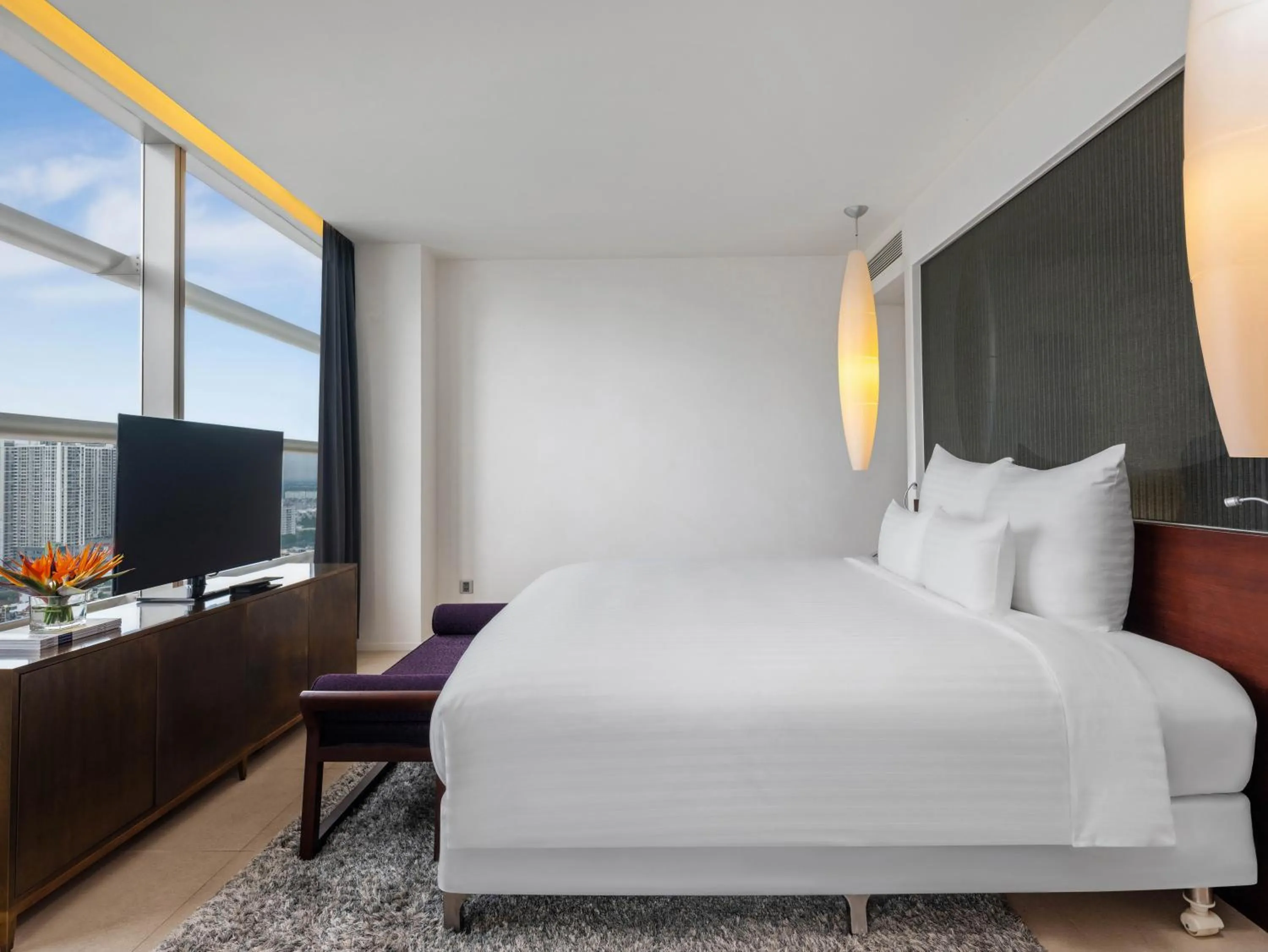 Bed in Pullman Saigon Centre