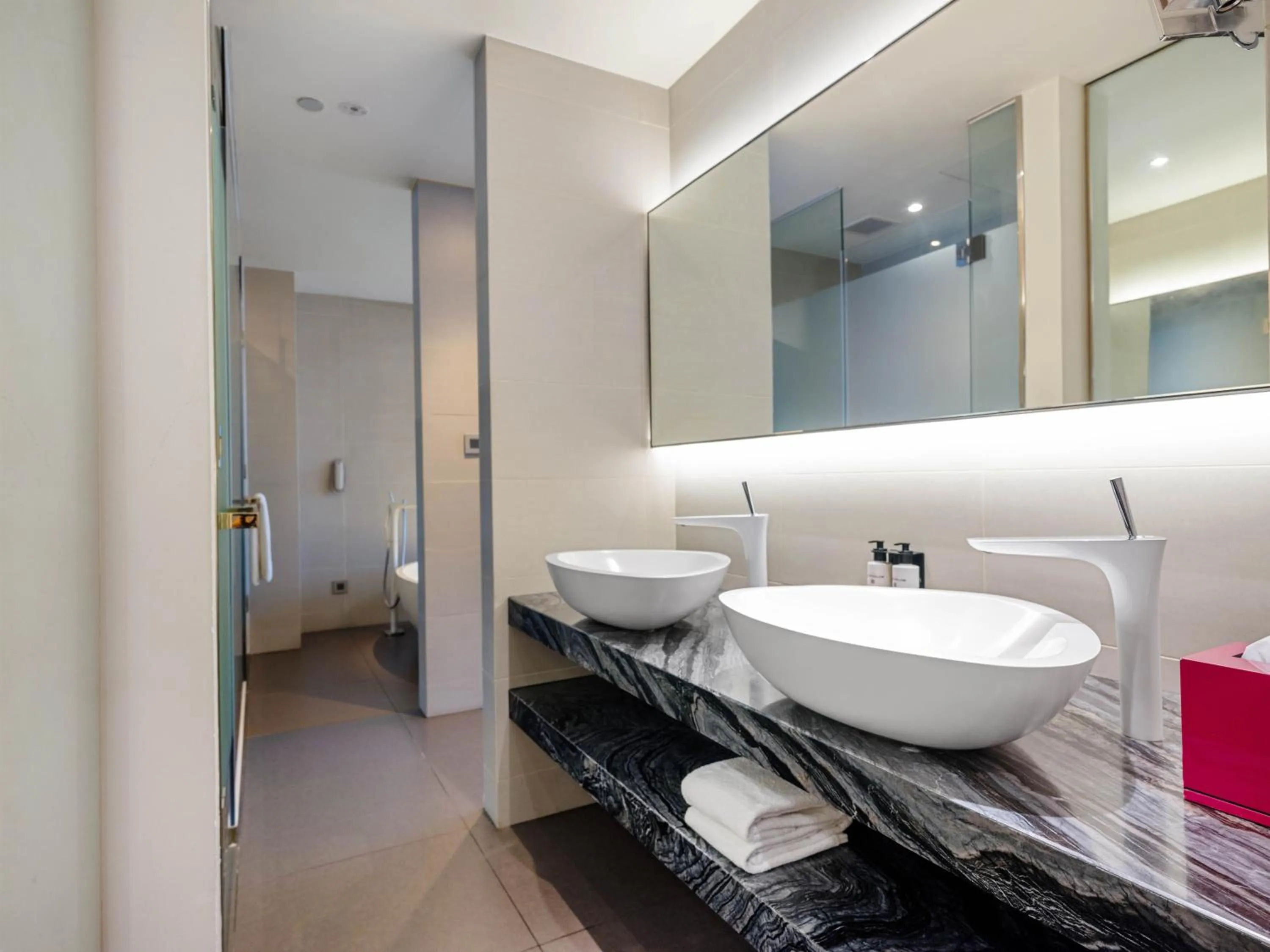 Bathroom in Pullman Saigon Centre