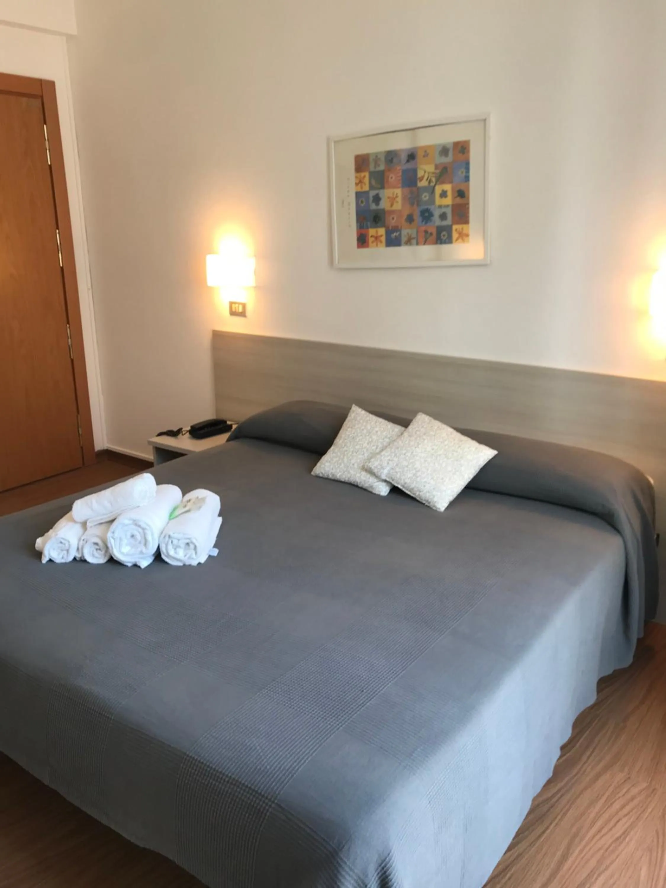 Photo of the whole room, Bed in Hotel Augustus