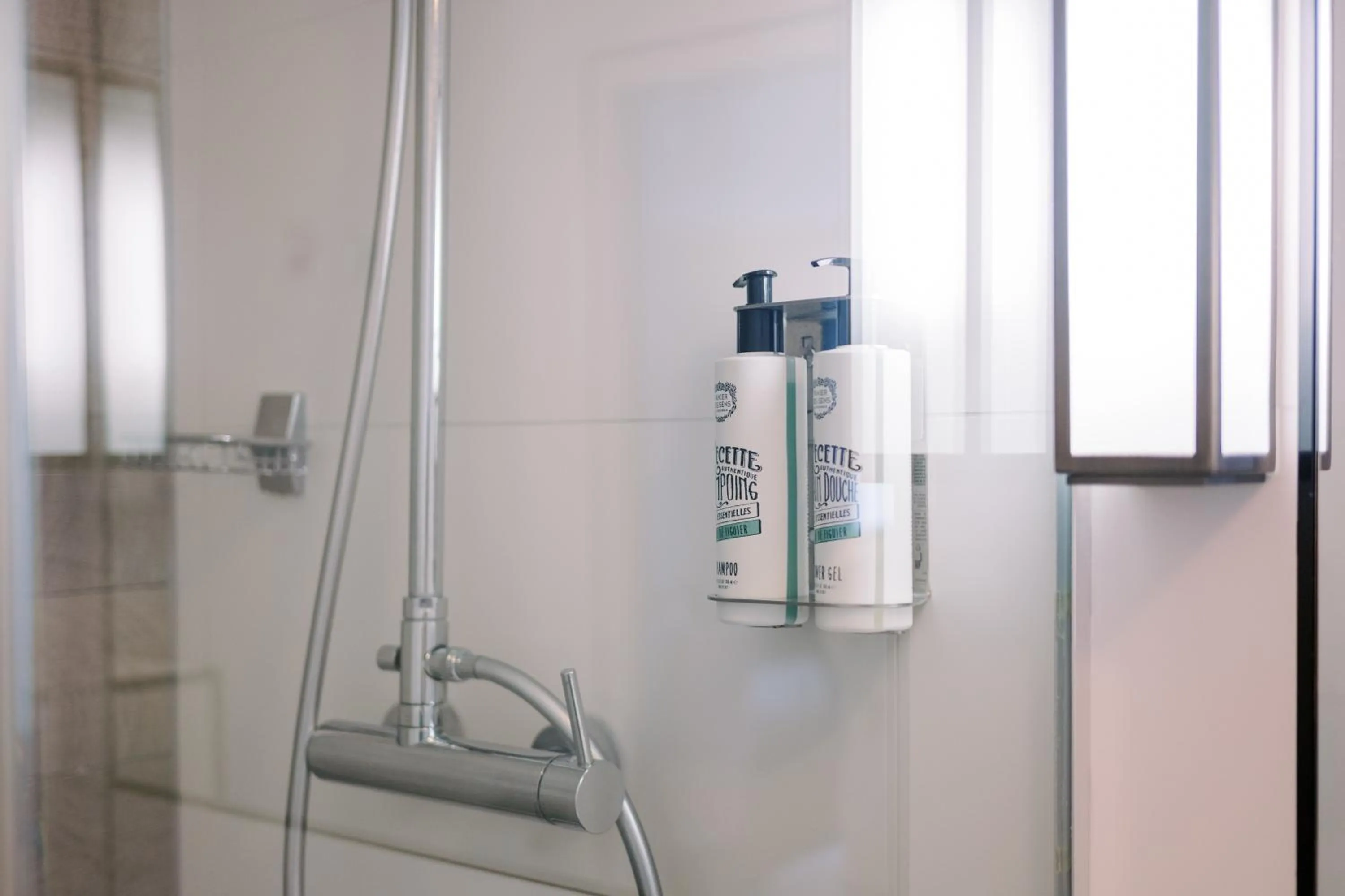 Bathroom in Passy Eiffel