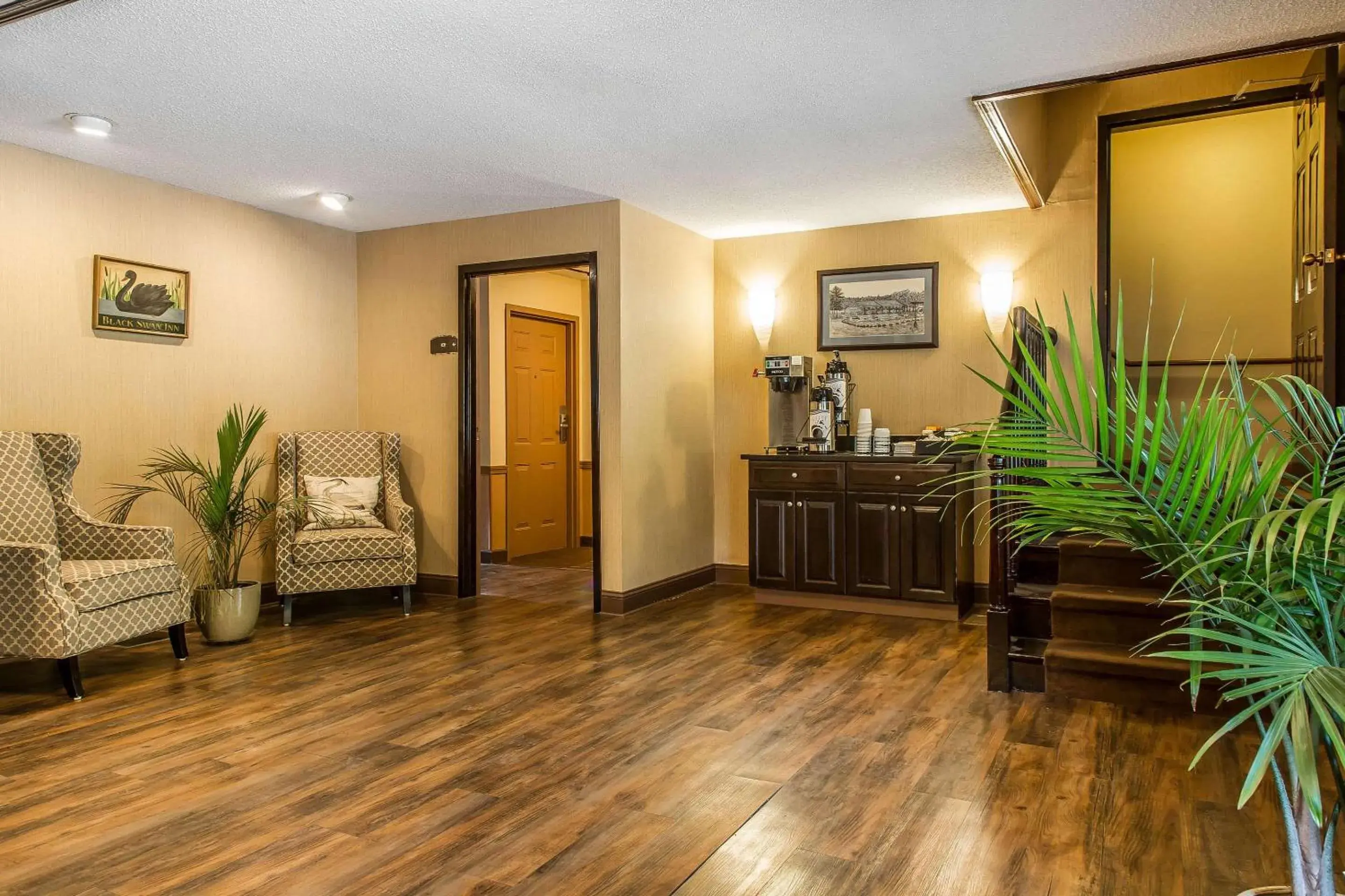 Lobby or reception in The Black Swan Lee - Lenox, an Ascend Collection Hotel Lobby or reception in The Black Swan Lee - Lenox, an Ascend Collection Hotel