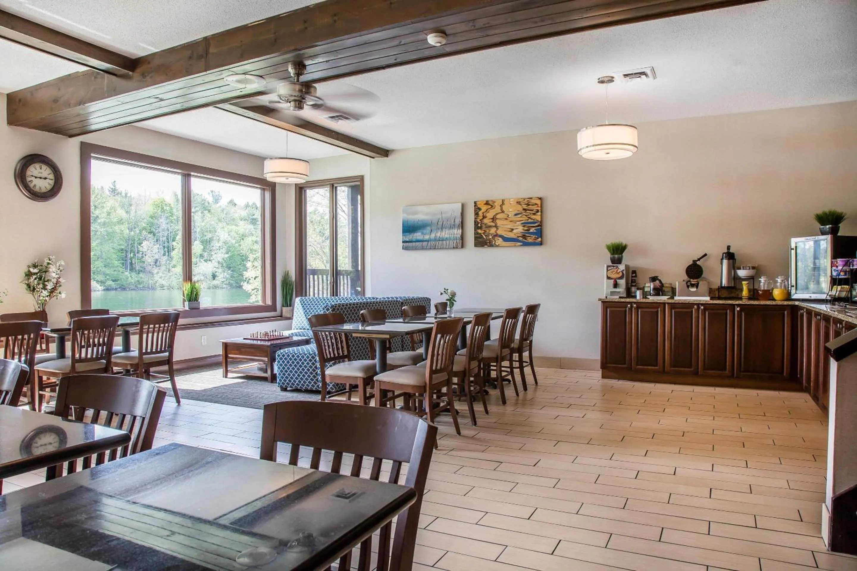 Breakfast in The Black Swan Lee - Lenox, an Ascend Collection Hotel