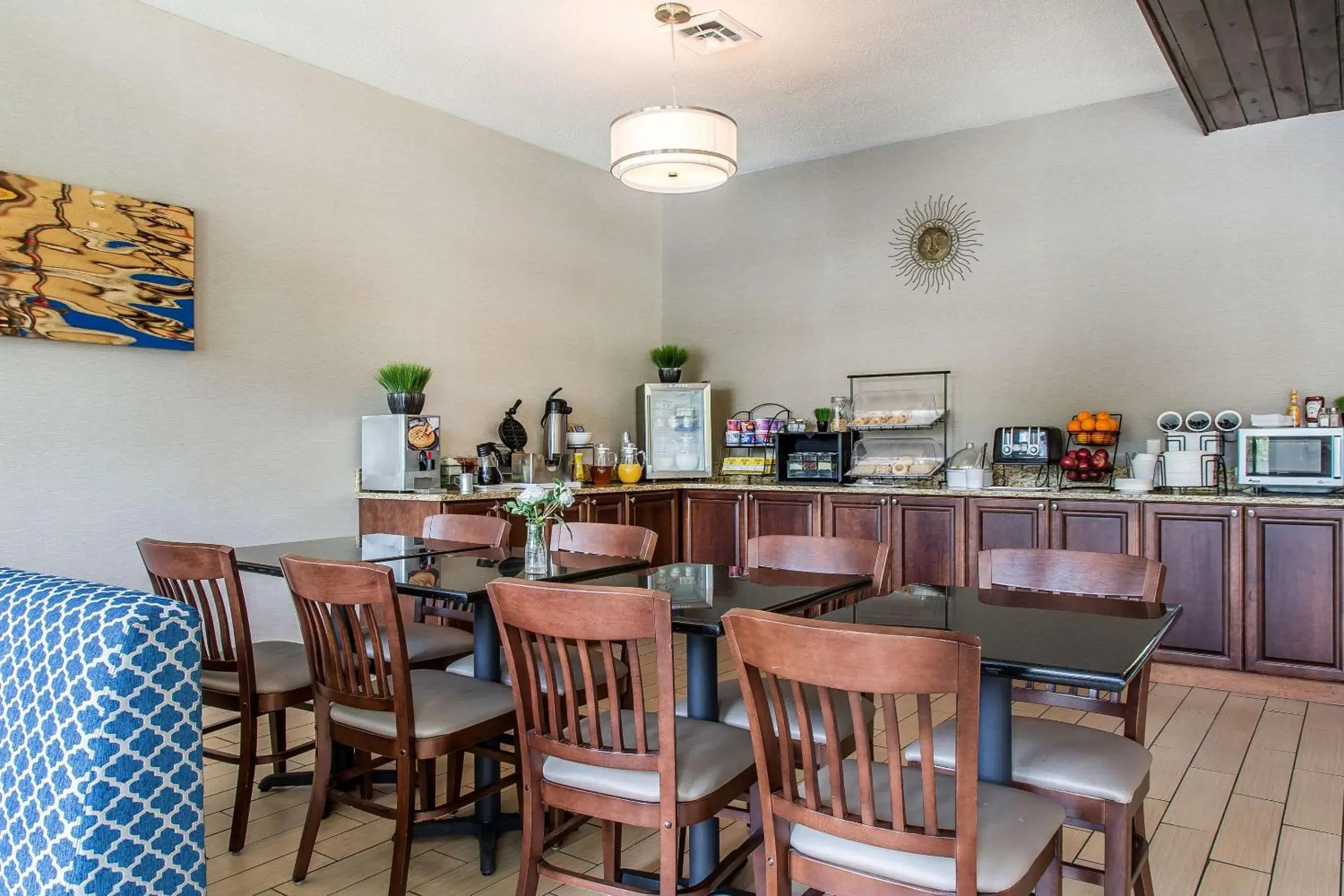 Breakfast in The Black Swan Lee - Lenox, an Ascend Collection Hotel Breakfast in The Black Swan Lee - Lenox, an Ascend Collection Hotel