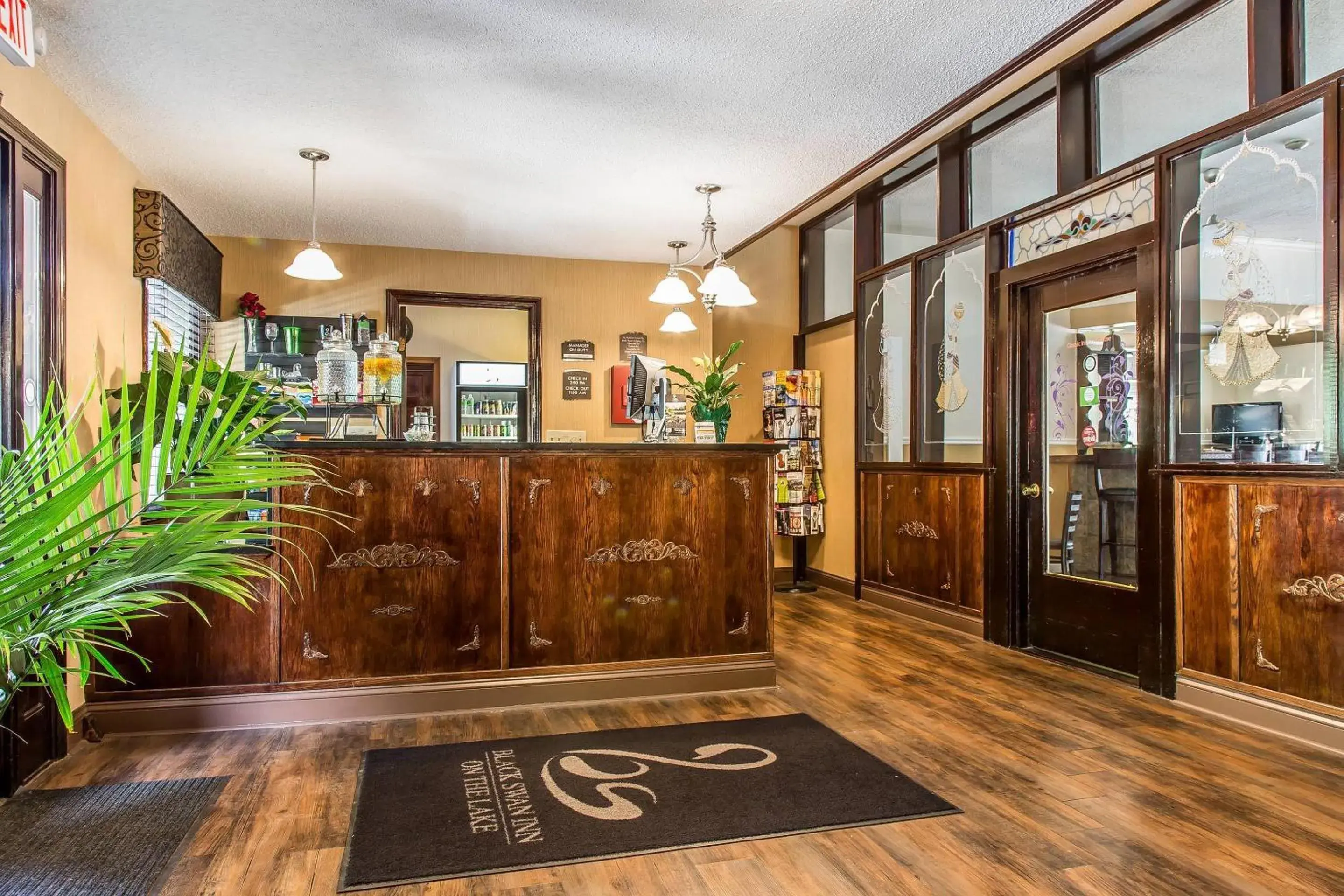 Lobby or reception in The Black Swan Lee - Lenox, an Ascend Collection Hotel Lobby or reception in The Black Swan Lee - Lenox, an Ascend Collection Hotel