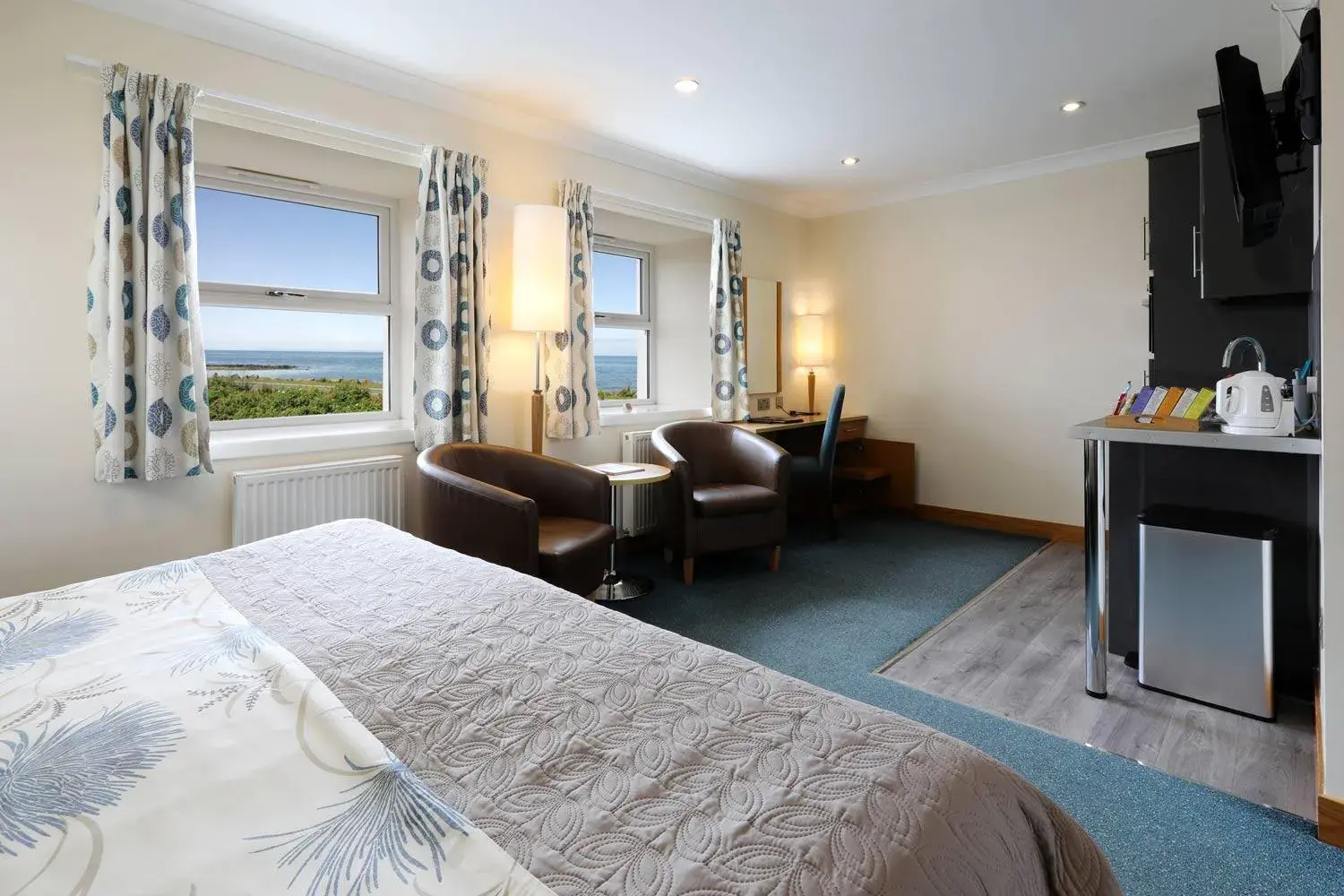 Superior Double or Twin Room with Sea View - single occupancy in Woodland Bay Hotel Superior Double or Twin Room with Sea View - single occupancy in Woodland Bay Hotel