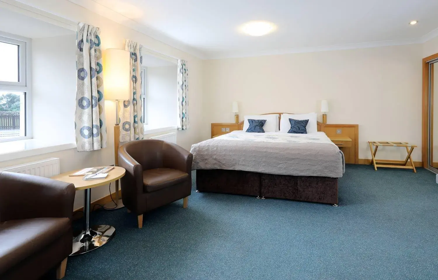 Superior Double or Twin Room - single occupancy in Woodland Bay Hotel Superior Double or Twin Room - single occupancy in Woodland Bay Hotel