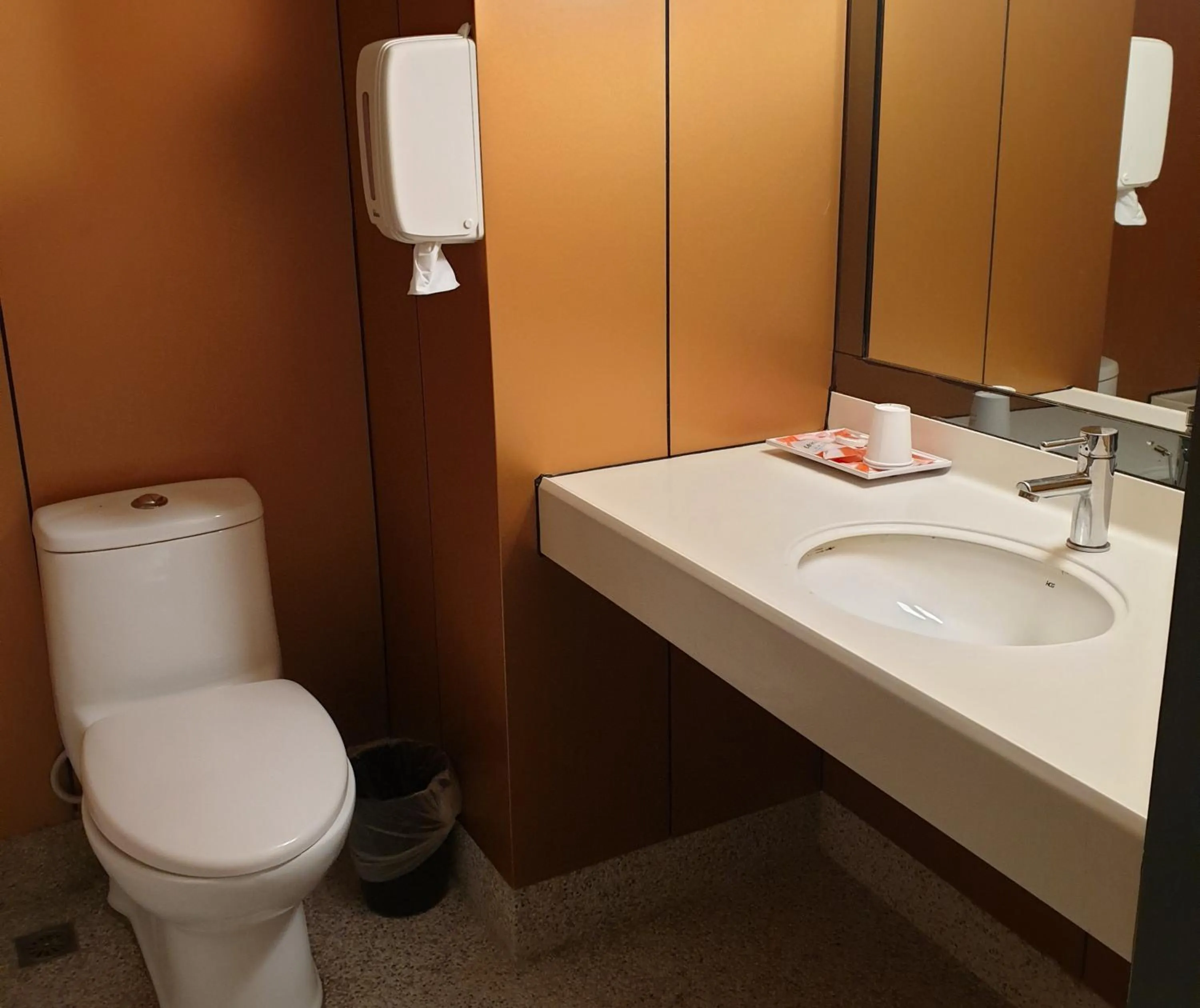 Bathroom in Walker Hotel - Sanchong