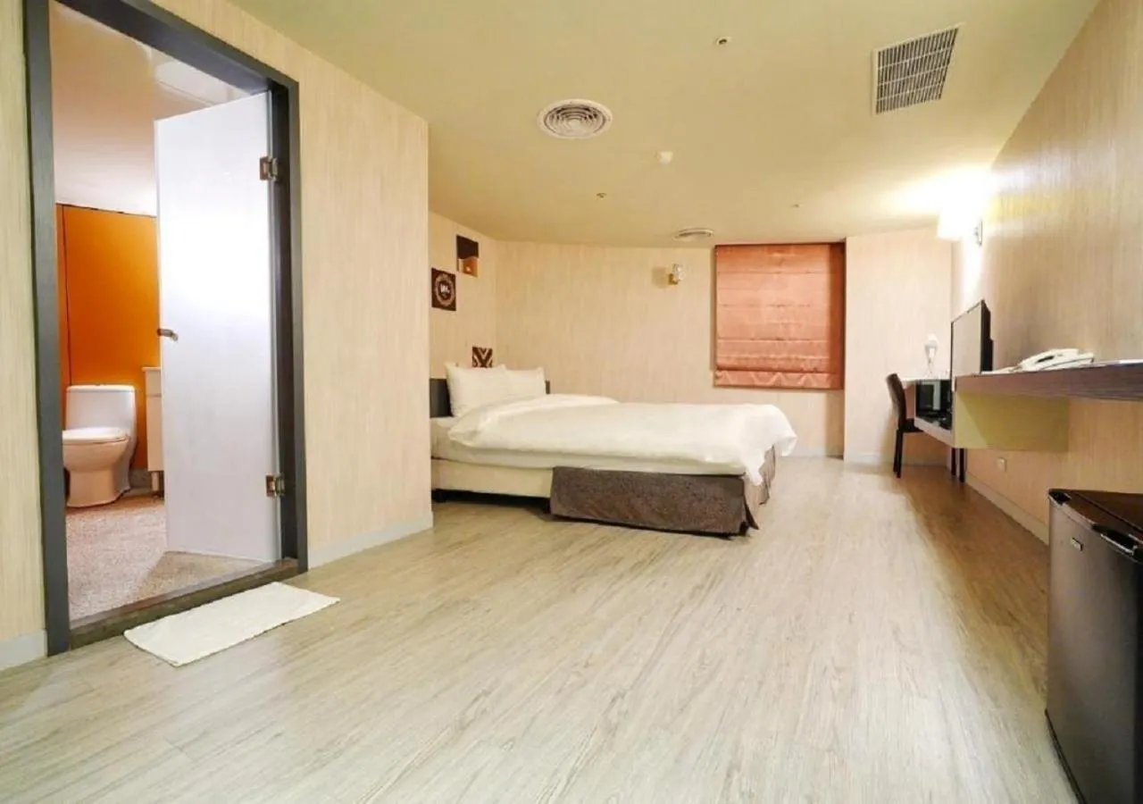 Bedroom, Bed in Walker Hotel - Sanchong