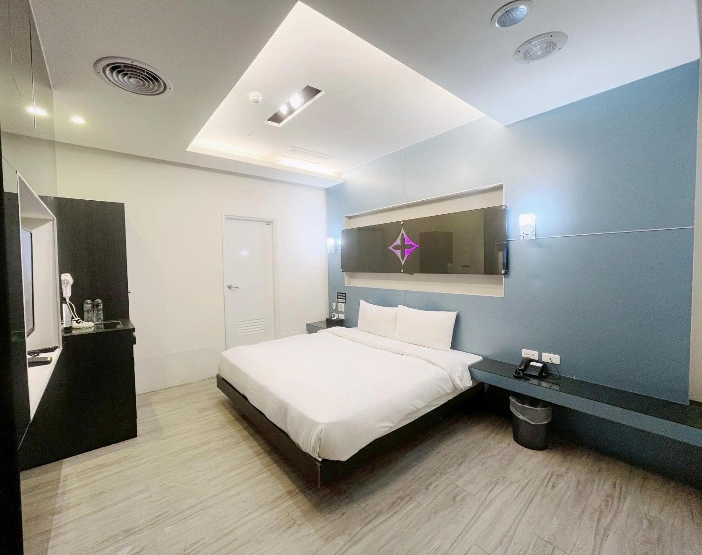 Bed in Walker Hotel - Sanchong