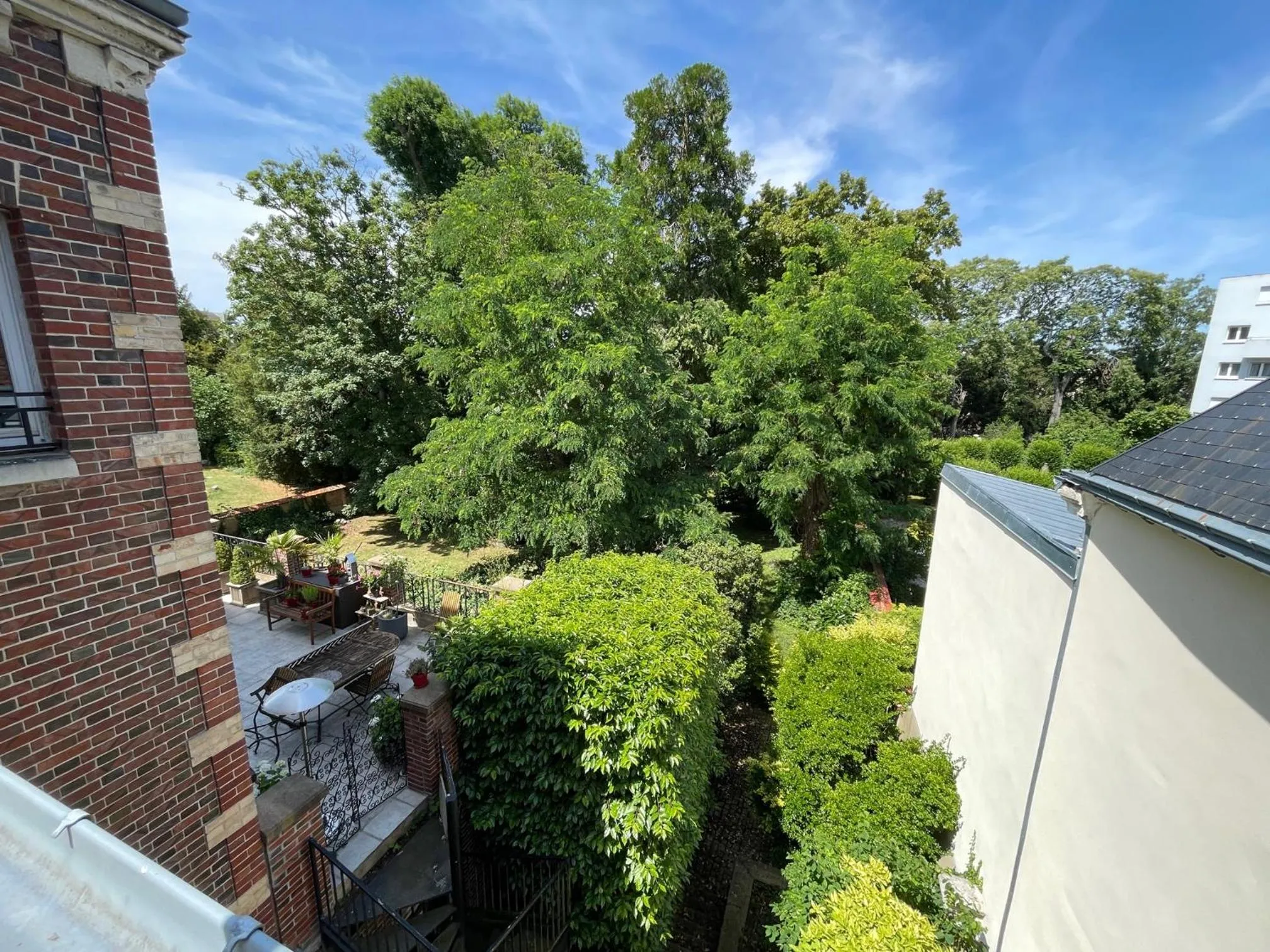 Garden view in Maunoury Citybreak