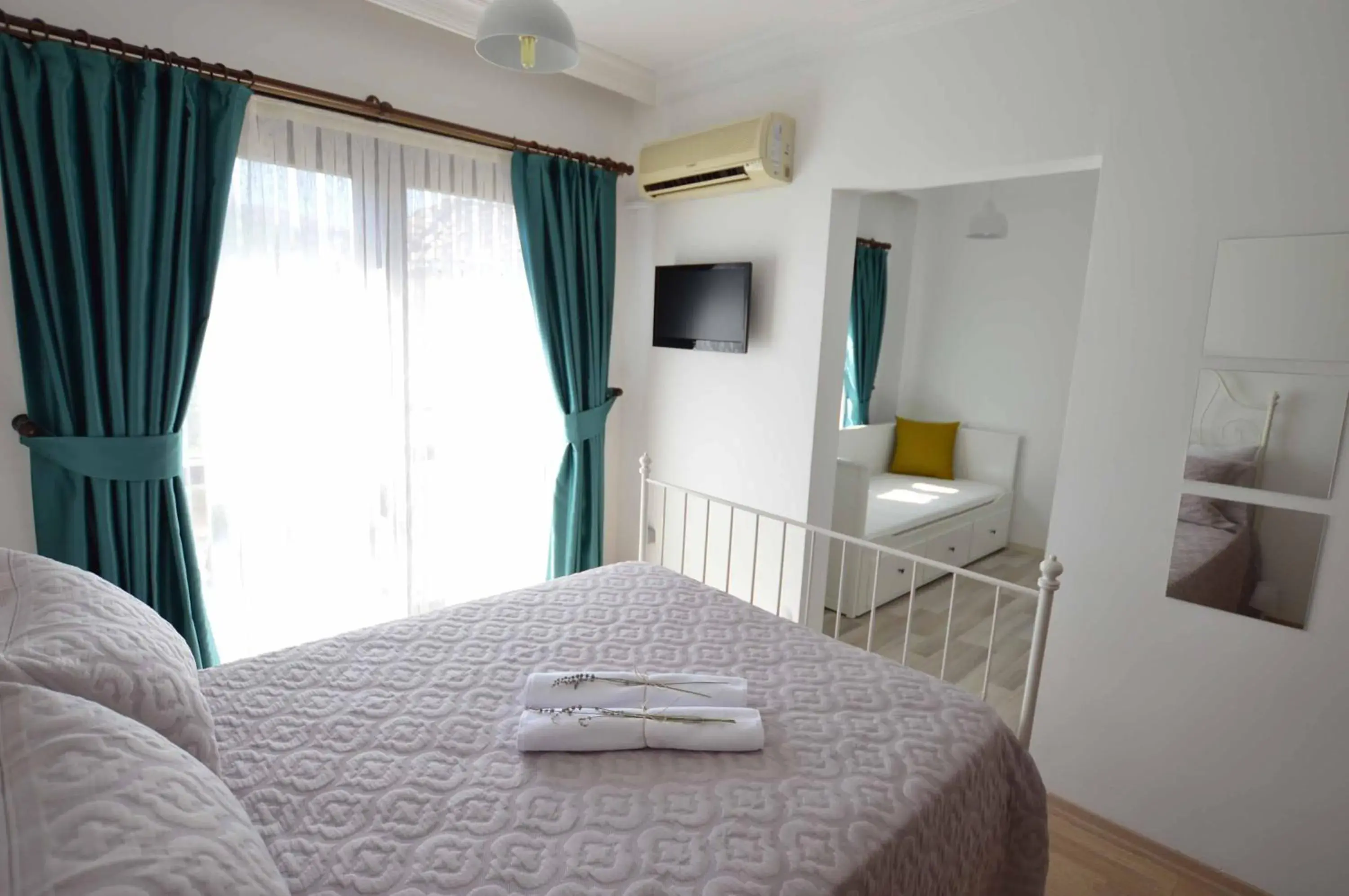 Bed in Alayaz Hotel Bed in Alayaz Hotel