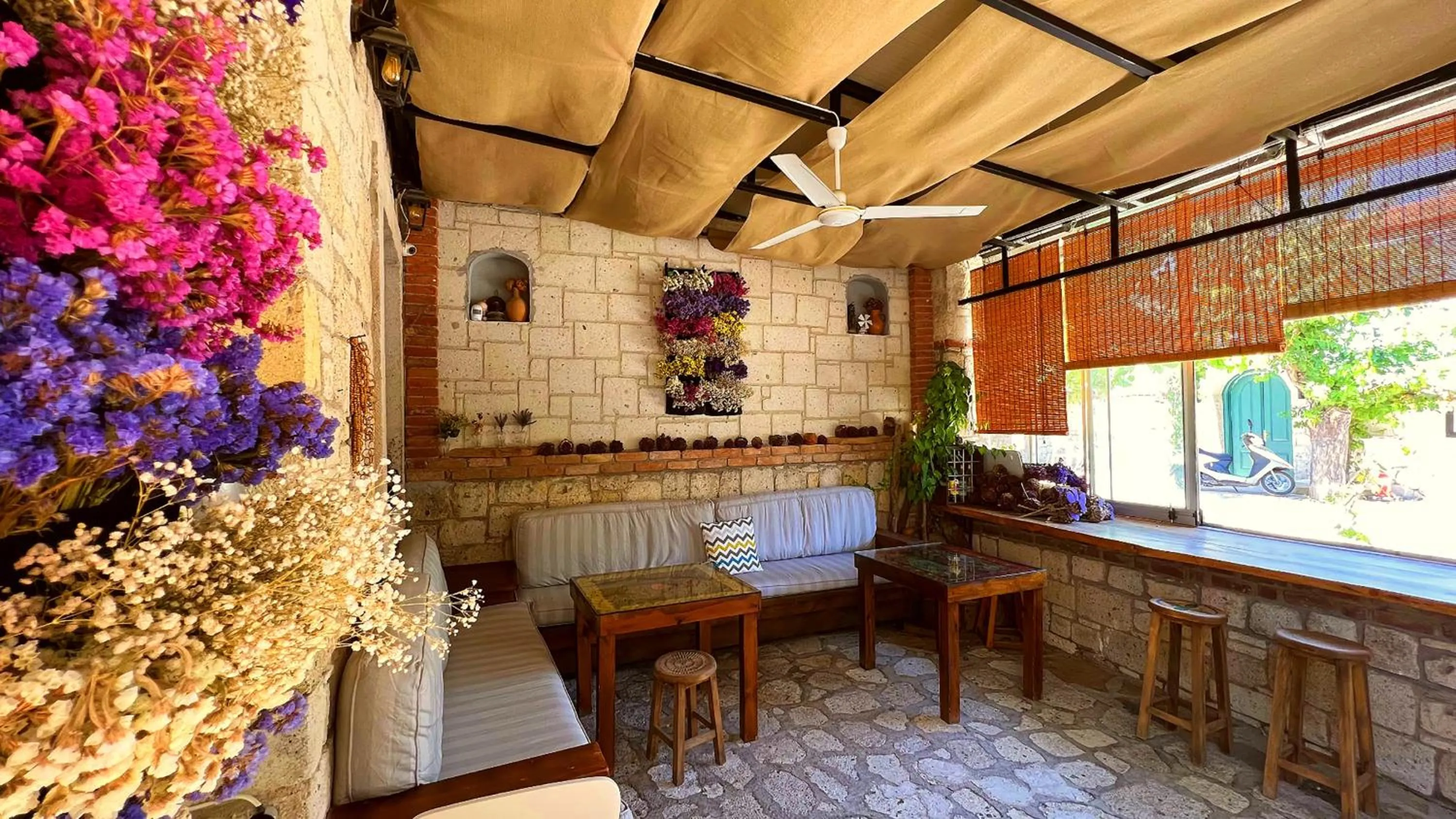 Property building in Alayaz Hotel