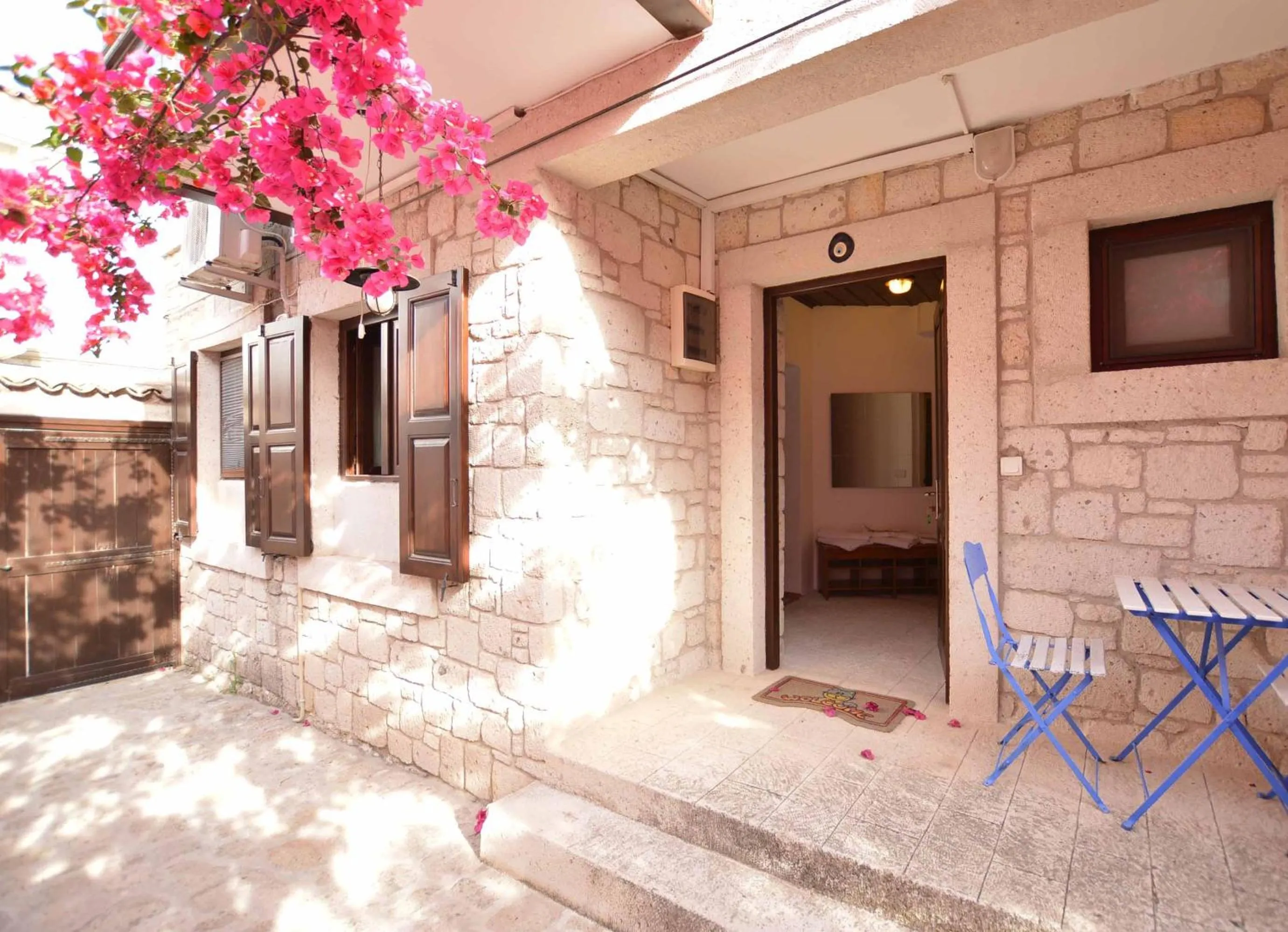 Property building in Alayaz Hotel