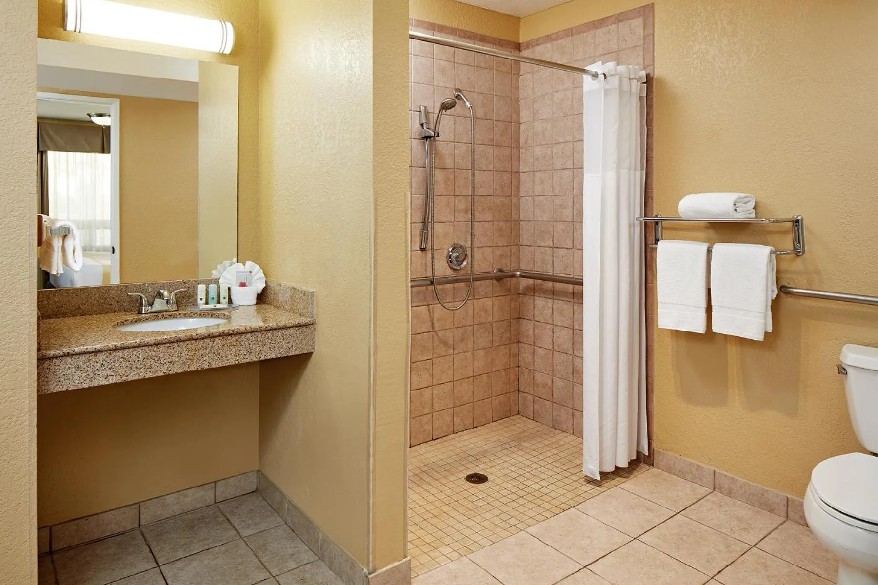 Bathroom in Comfort Inn Encinitas Near Legoland