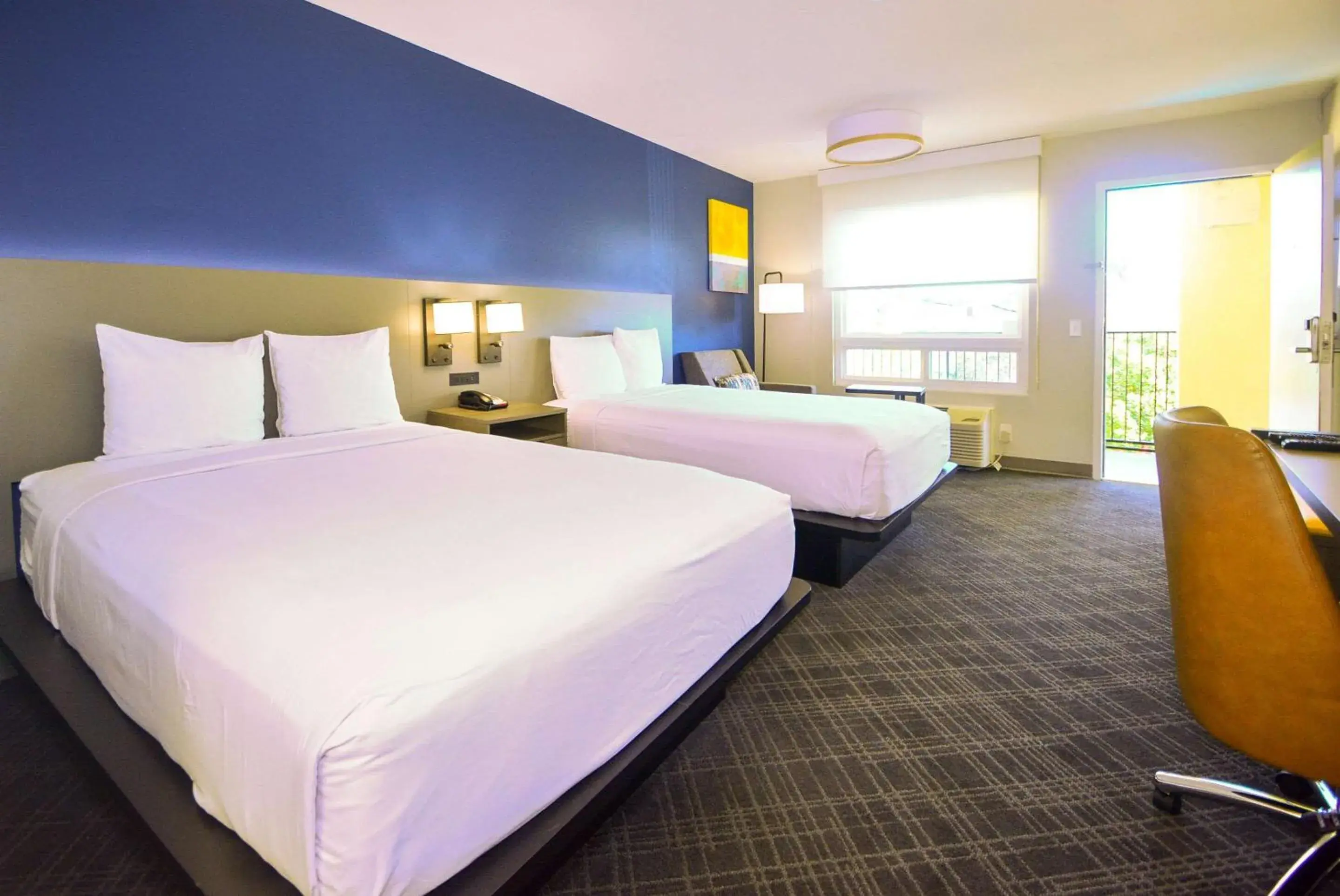 Bedroom, Bed in Comfort Inn Encinitas Near Legoland Bedroom, Bed in Comfort Inn Encinitas Near Legoland