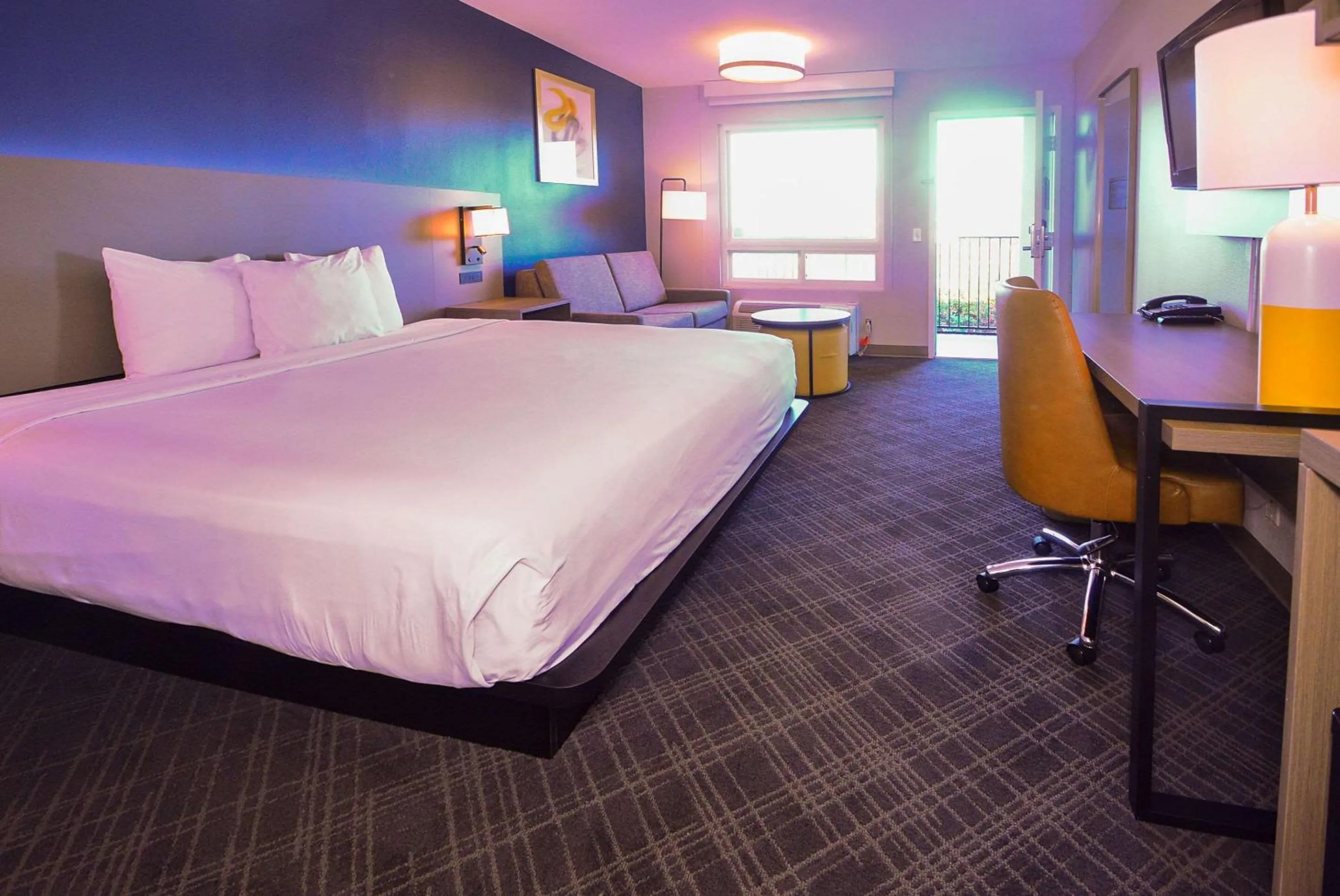 Bedroom, Bed in Comfort Inn Encinitas Near Legoland