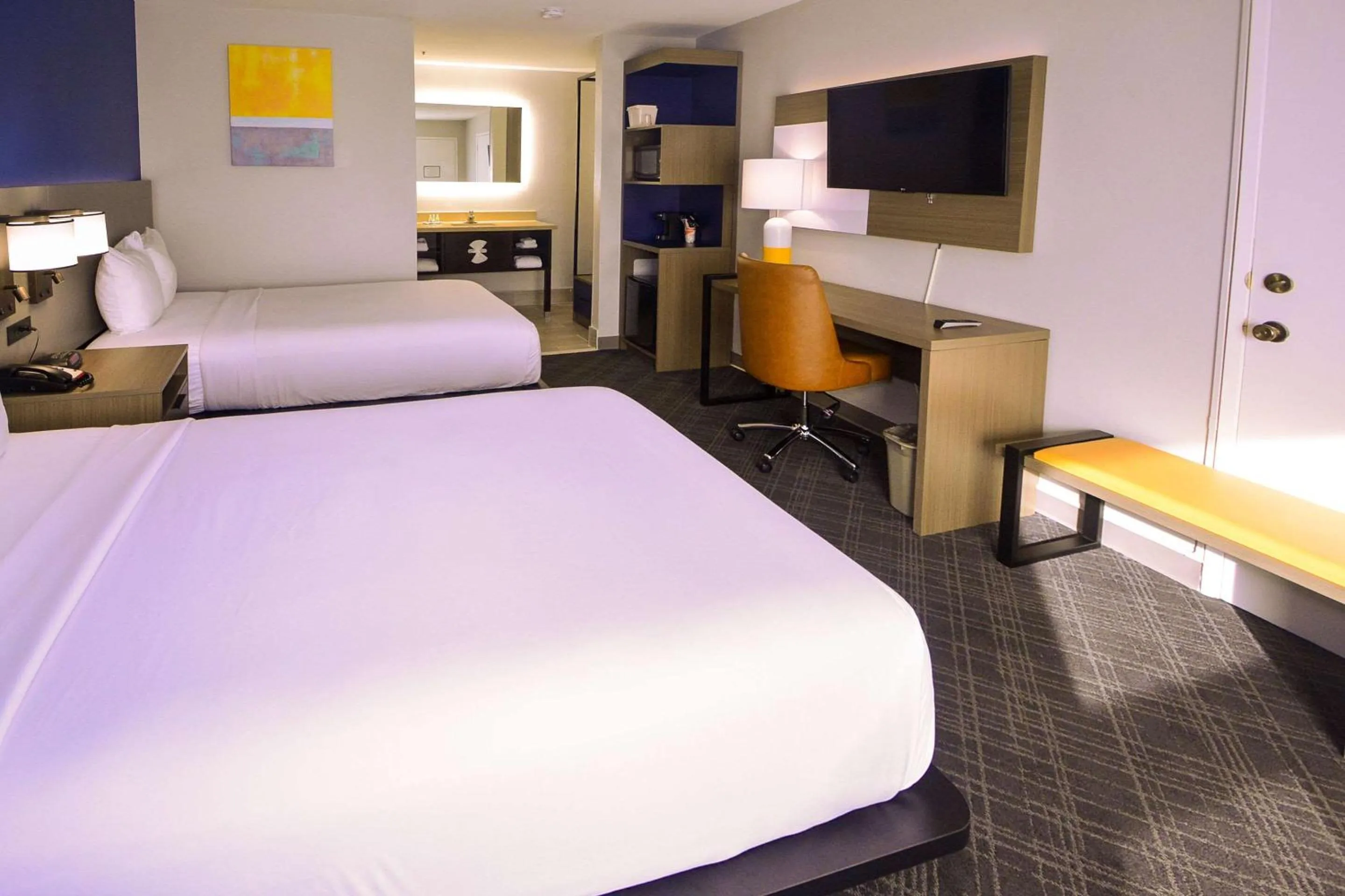 Bedroom, Bed in Comfort Inn Encinitas Near Legoland