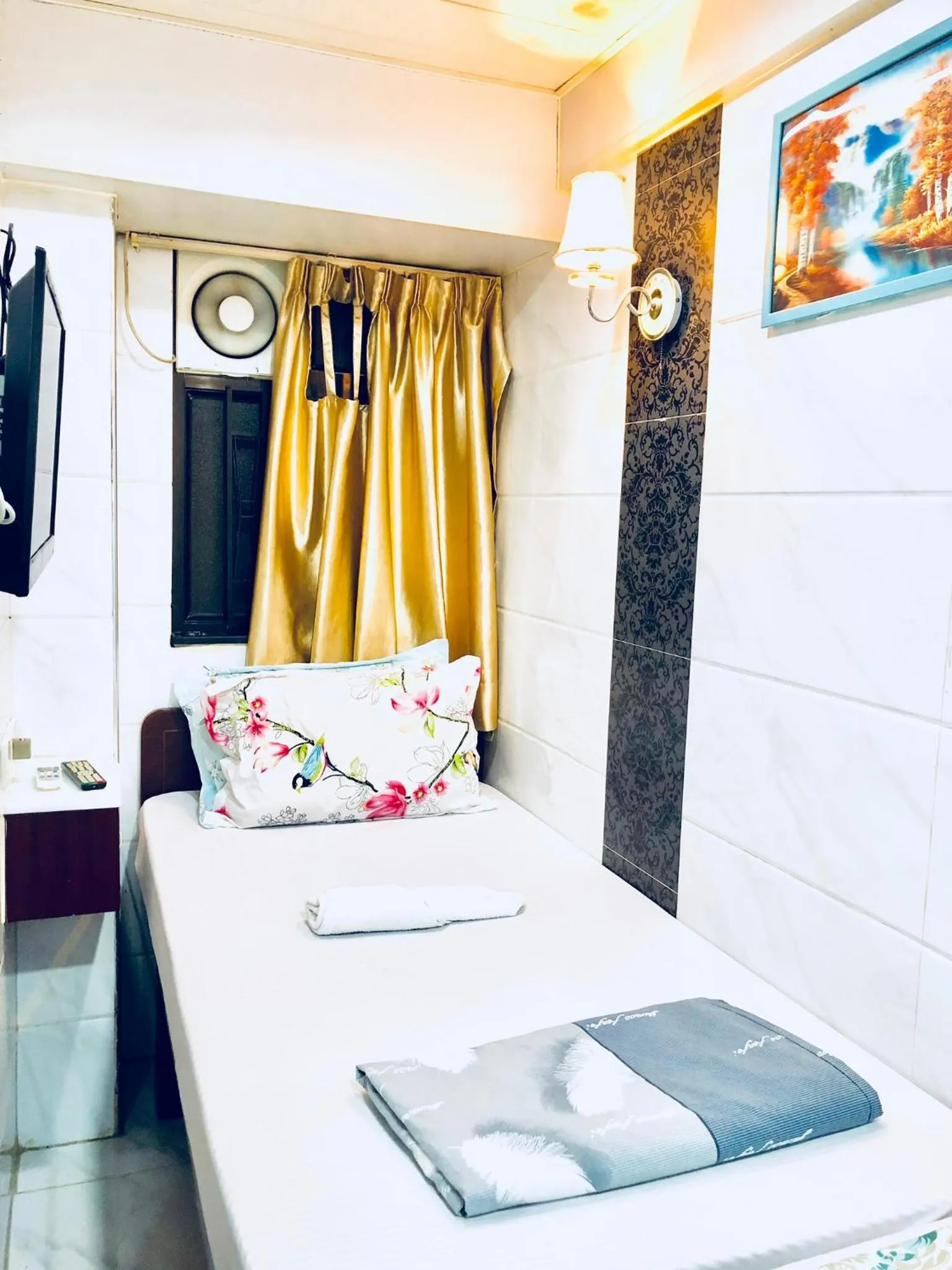 Bed in Kyoto Guest House (15/F)