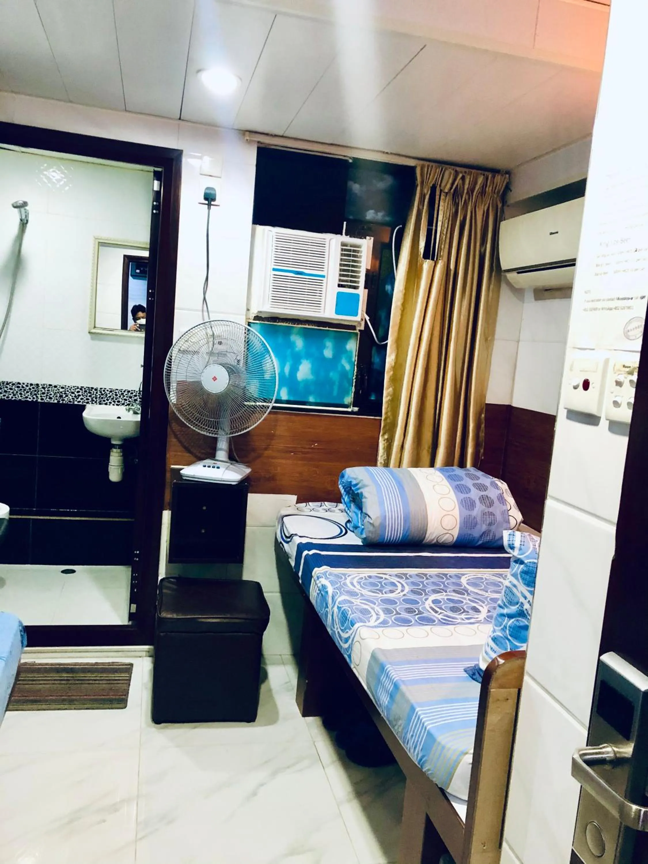 Bed in Kyoto Guest House (15/F)