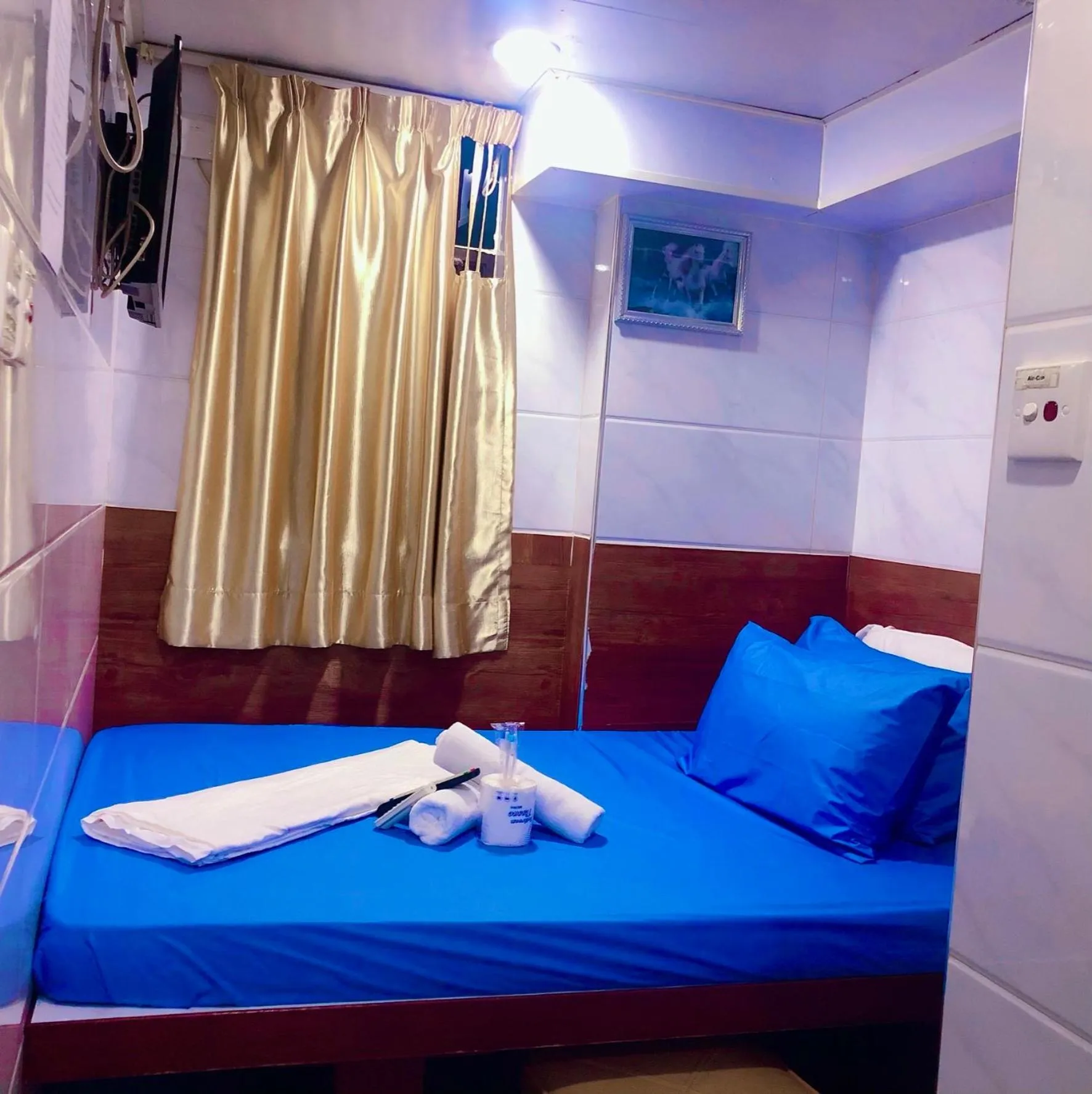 Bed in Kyoto Guest House (15/F)