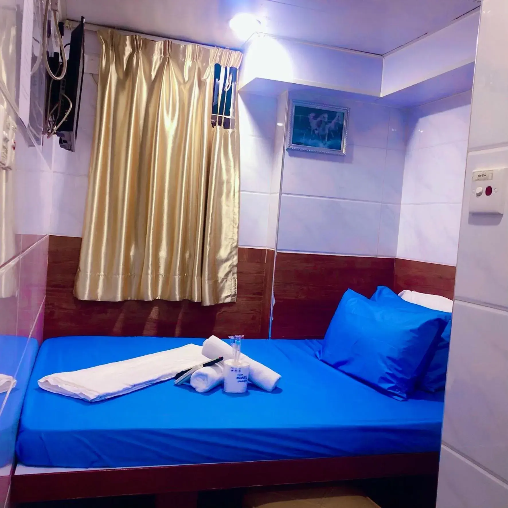 Single Room with Bathroom in Kyoto Guest House (15/F) Single Room with Bathroom in Kyoto Guest House (15/F)