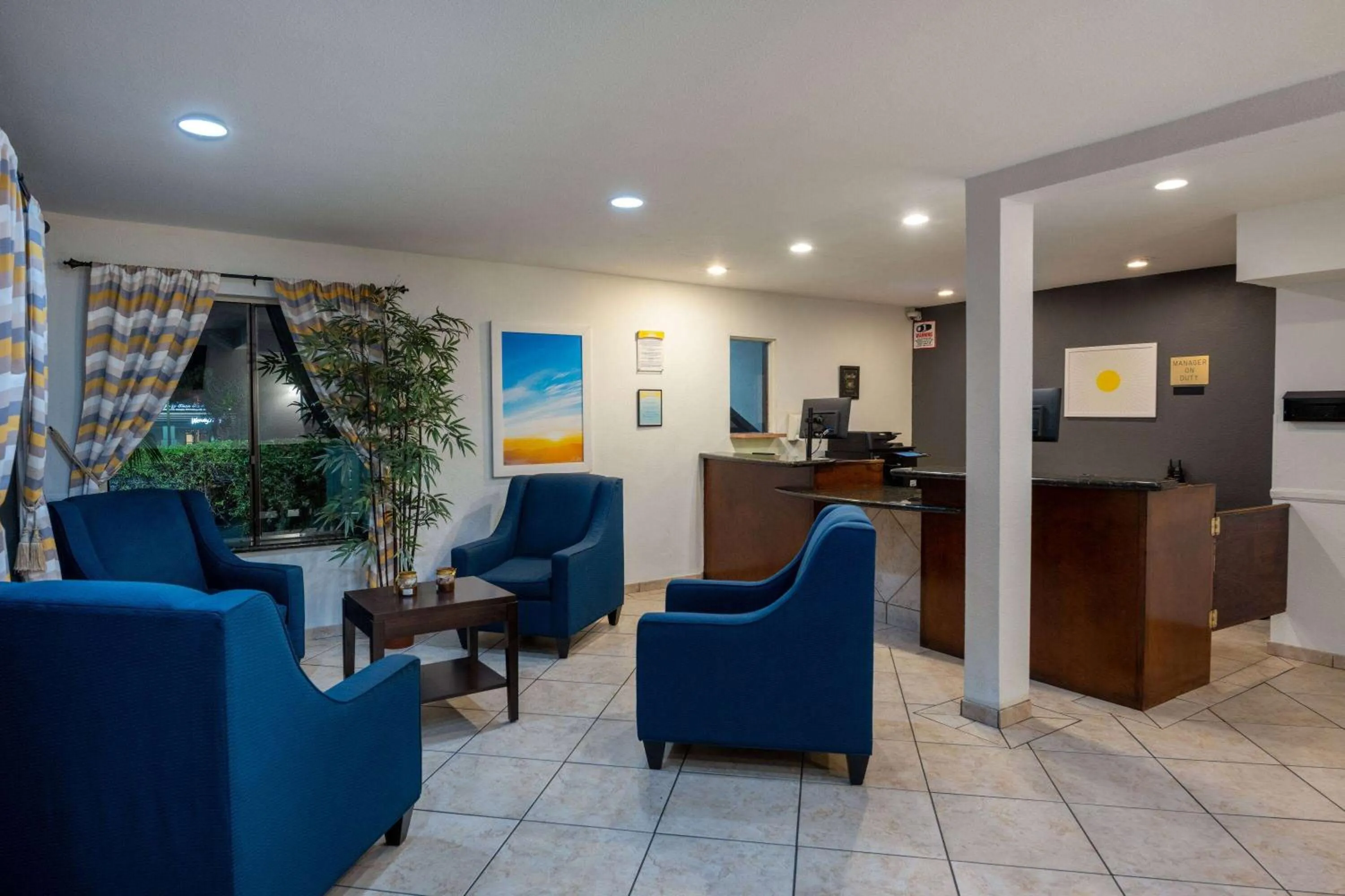Lobby or reception in Days Inn by Wyndham Encinitas Moonlight Beach