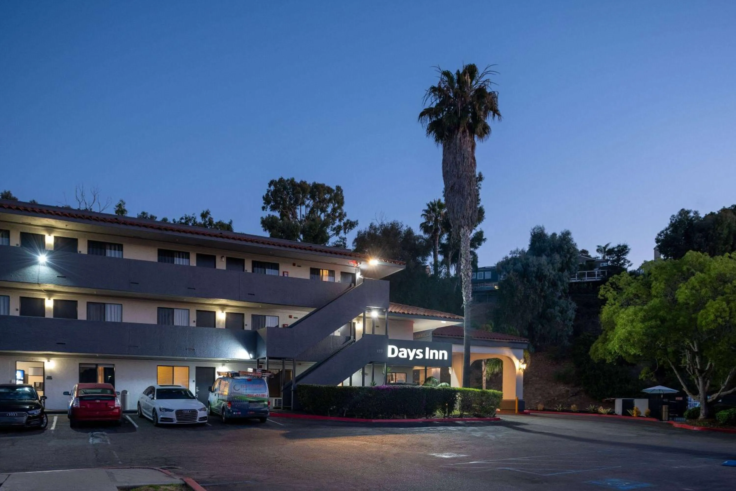 Property building in Days Inn by Wyndham Encinitas Moonlight Beach