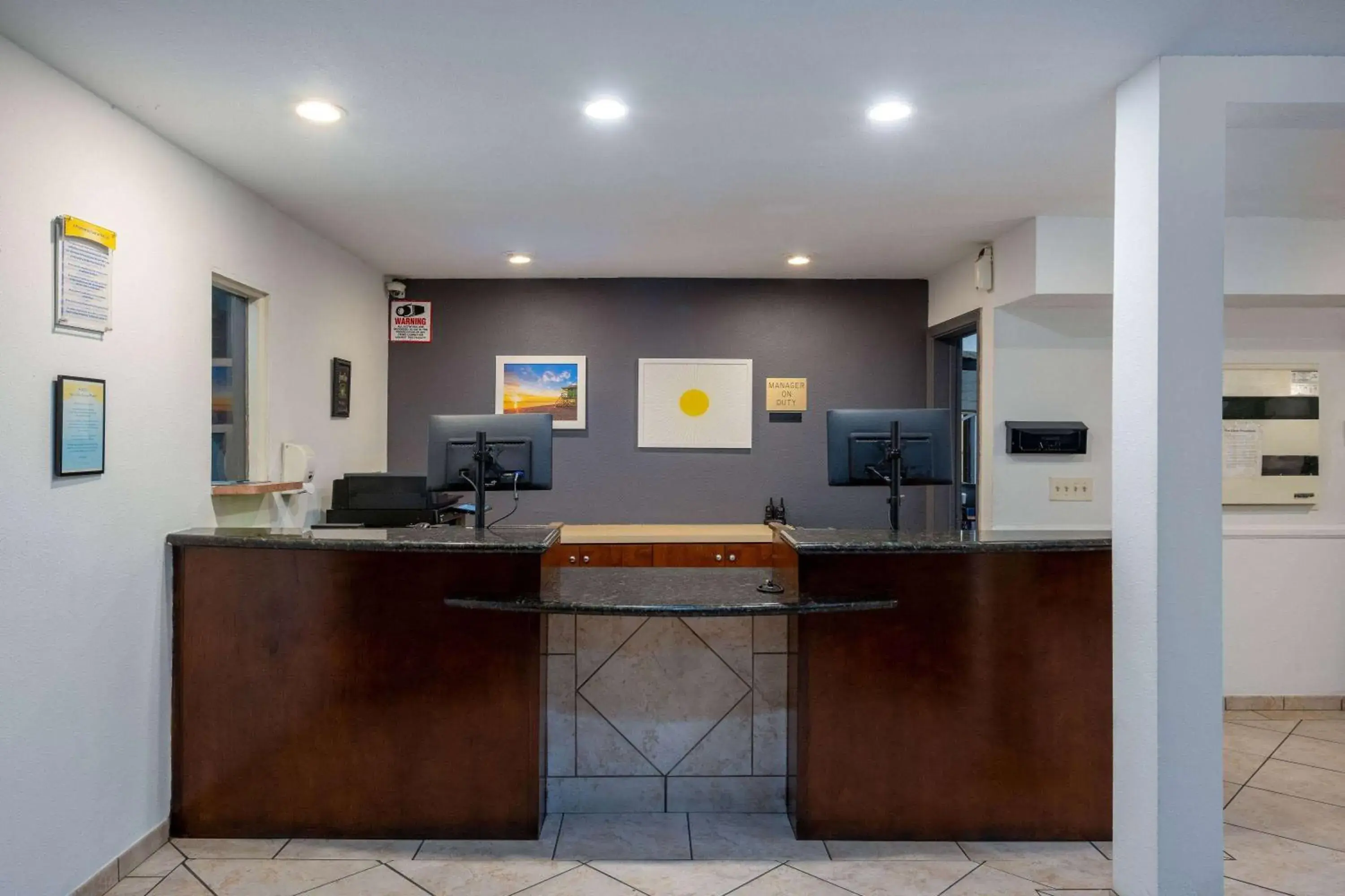 Lobby or reception in Days Inn by Wyndham Encinitas Moonlight Beach Lobby or reception in Days Inn by Wyndham Encinitas Moonlight Beach