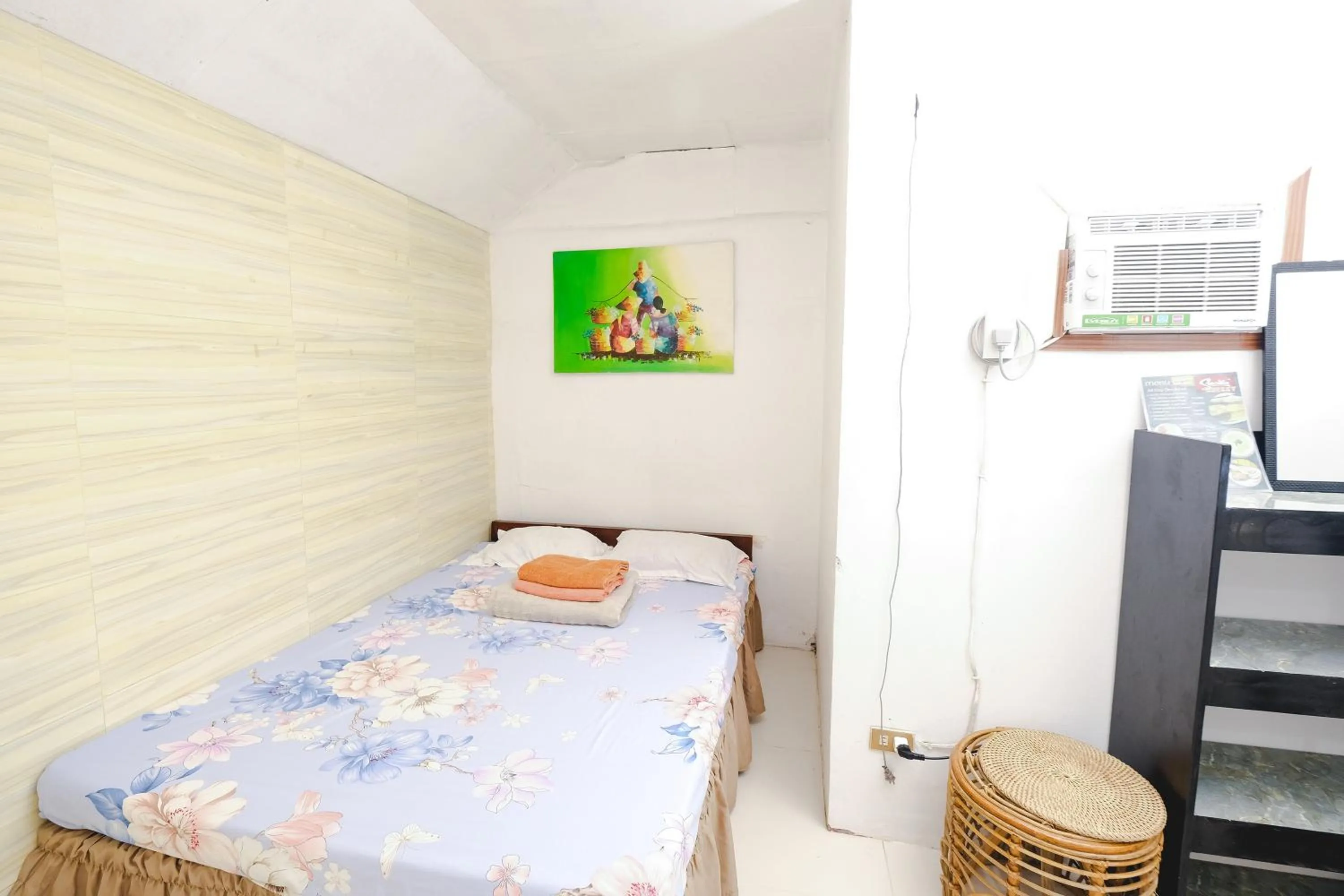 Bedroom, Bed in Monaliza Surf Resort La Union