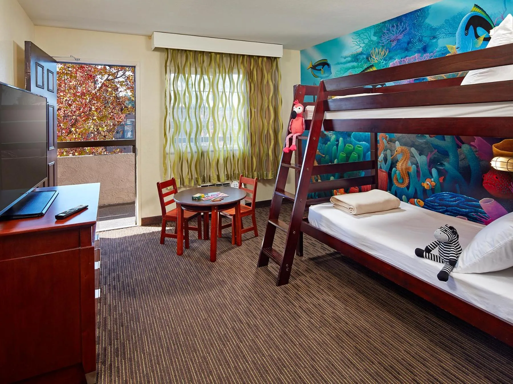 bunk bed, Bed in Mission View Inn & Suites San Diego Sea World - Zoo