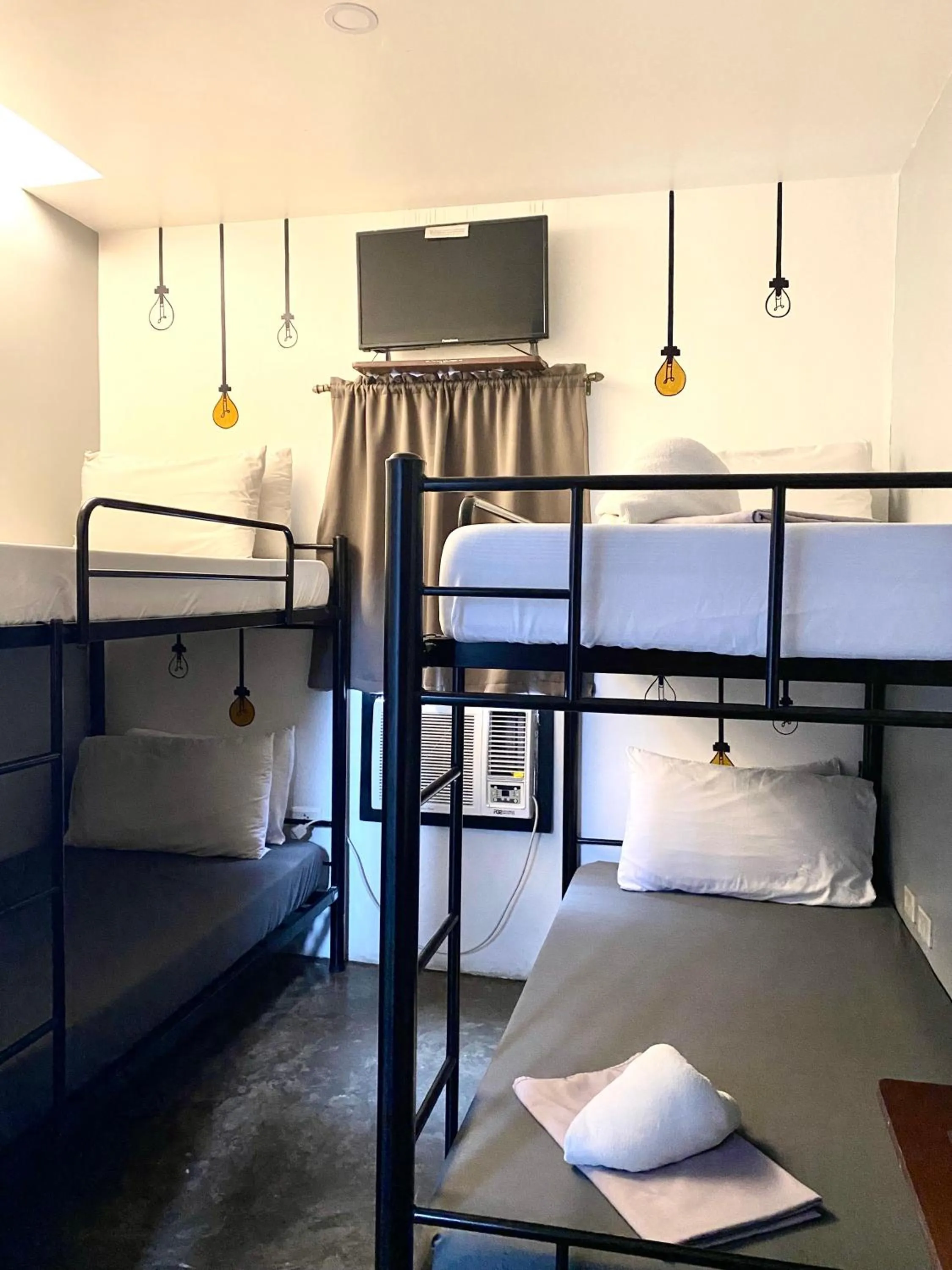 Bed in The Pocket Hotel